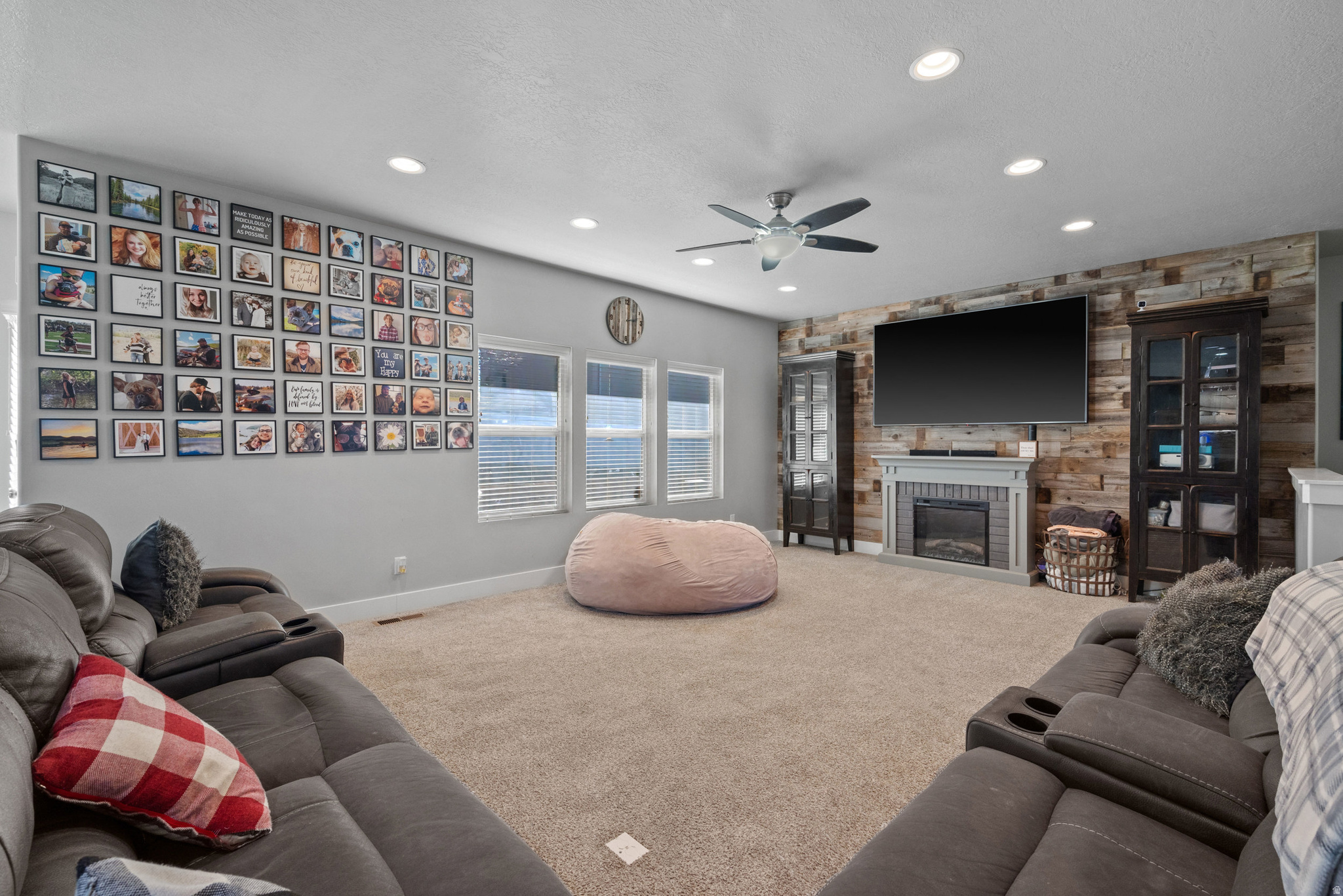 BLACK HAWK HILLS - Residential