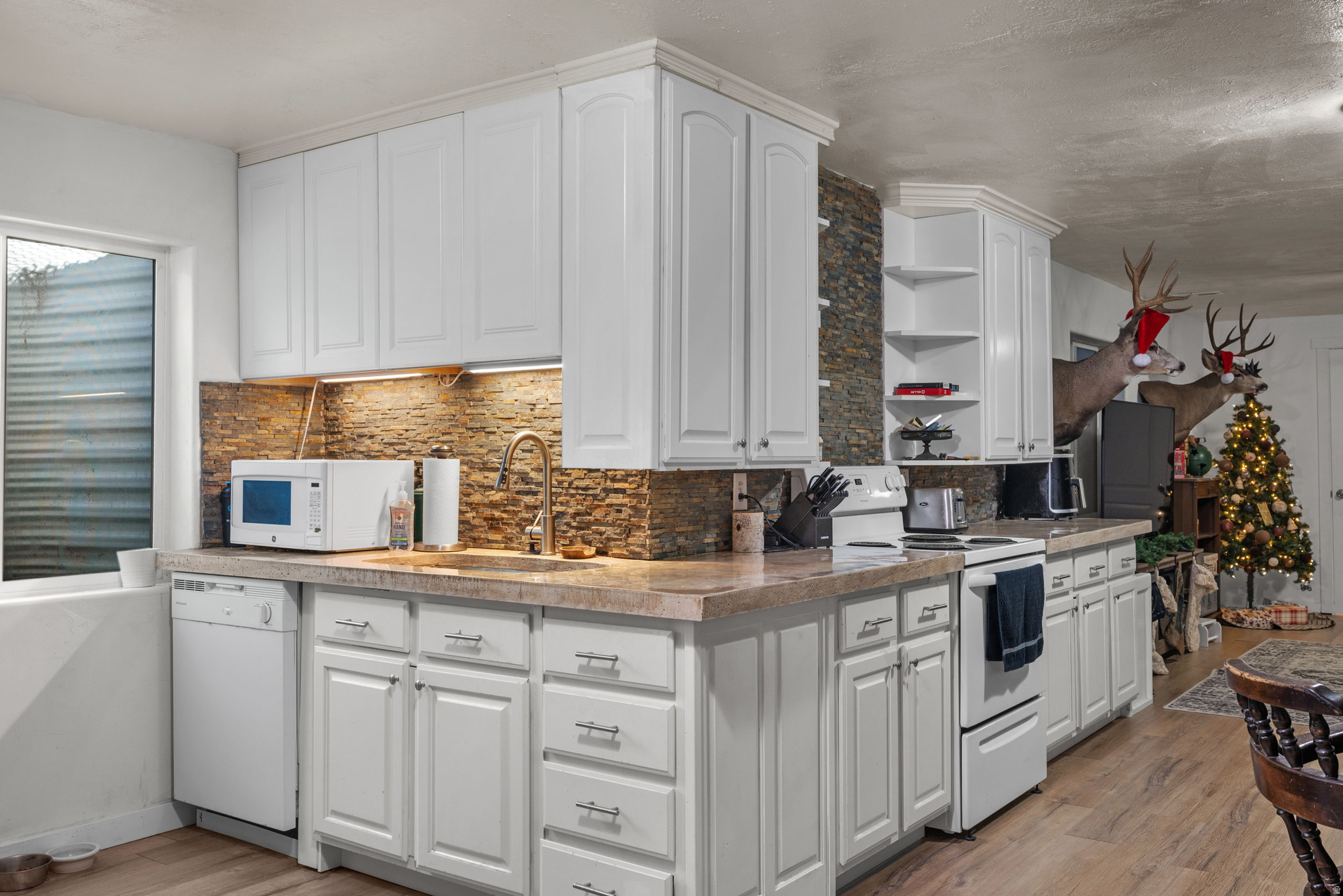 BLACK HAWK HILLS - Residential