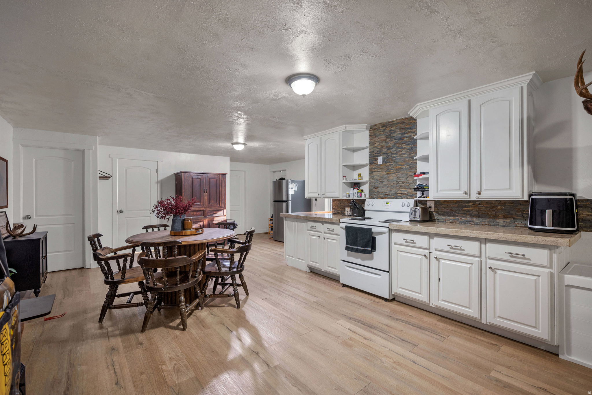 BLACK HAWK HILLS - Residential