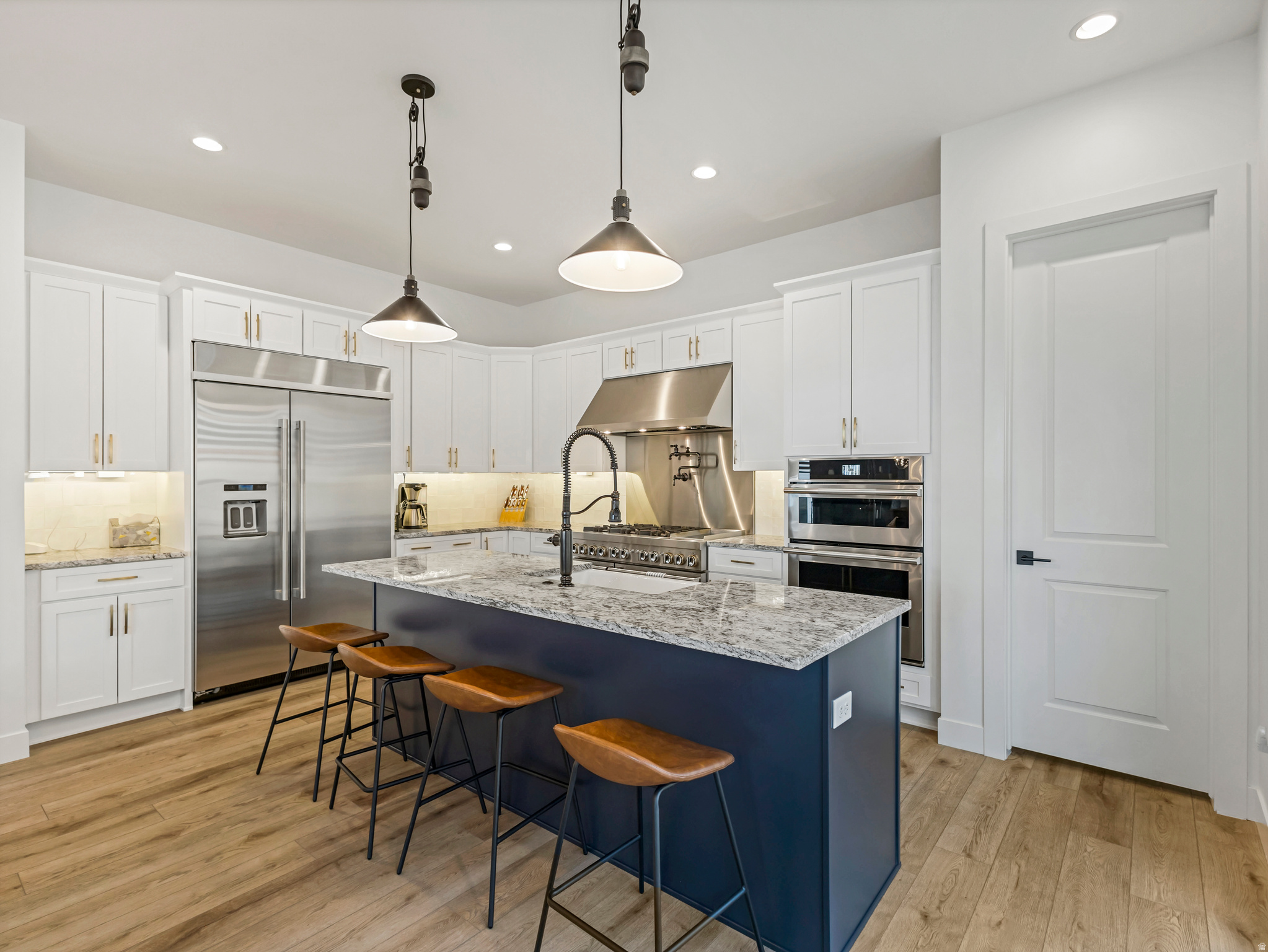 CANYON POINT - Residential