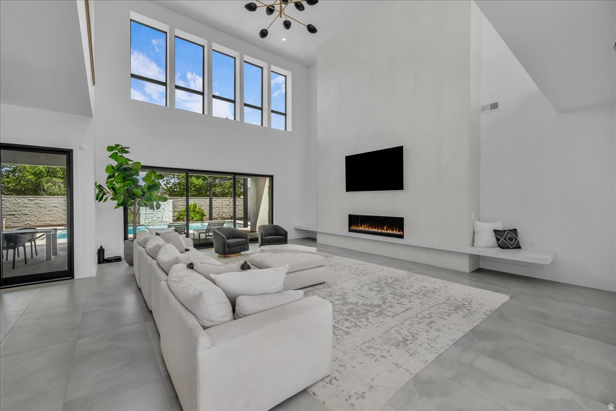 SOUTHERN ESTATES - Residential