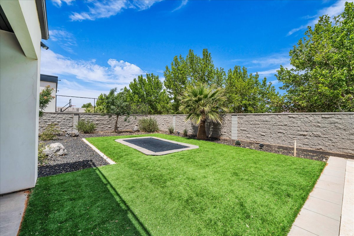 SOUTHERN ESTATES - Residential