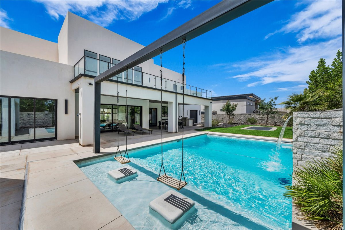 SOUTHERN ESTATES - Residential