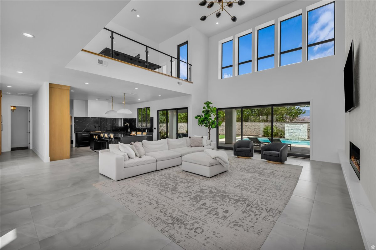 SOUTHERN ESTATES - Residential