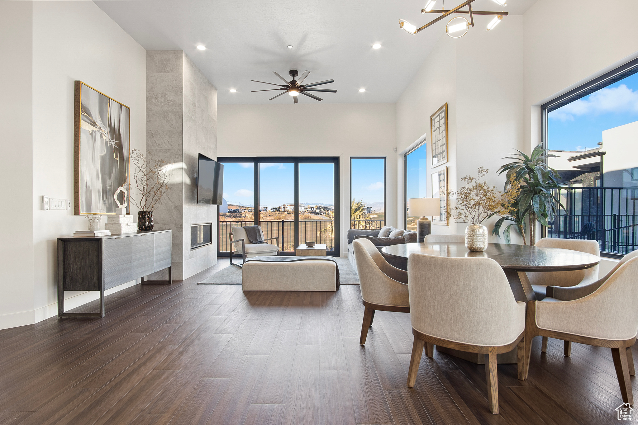GOLF VIEW ESTATES AT - Residential
