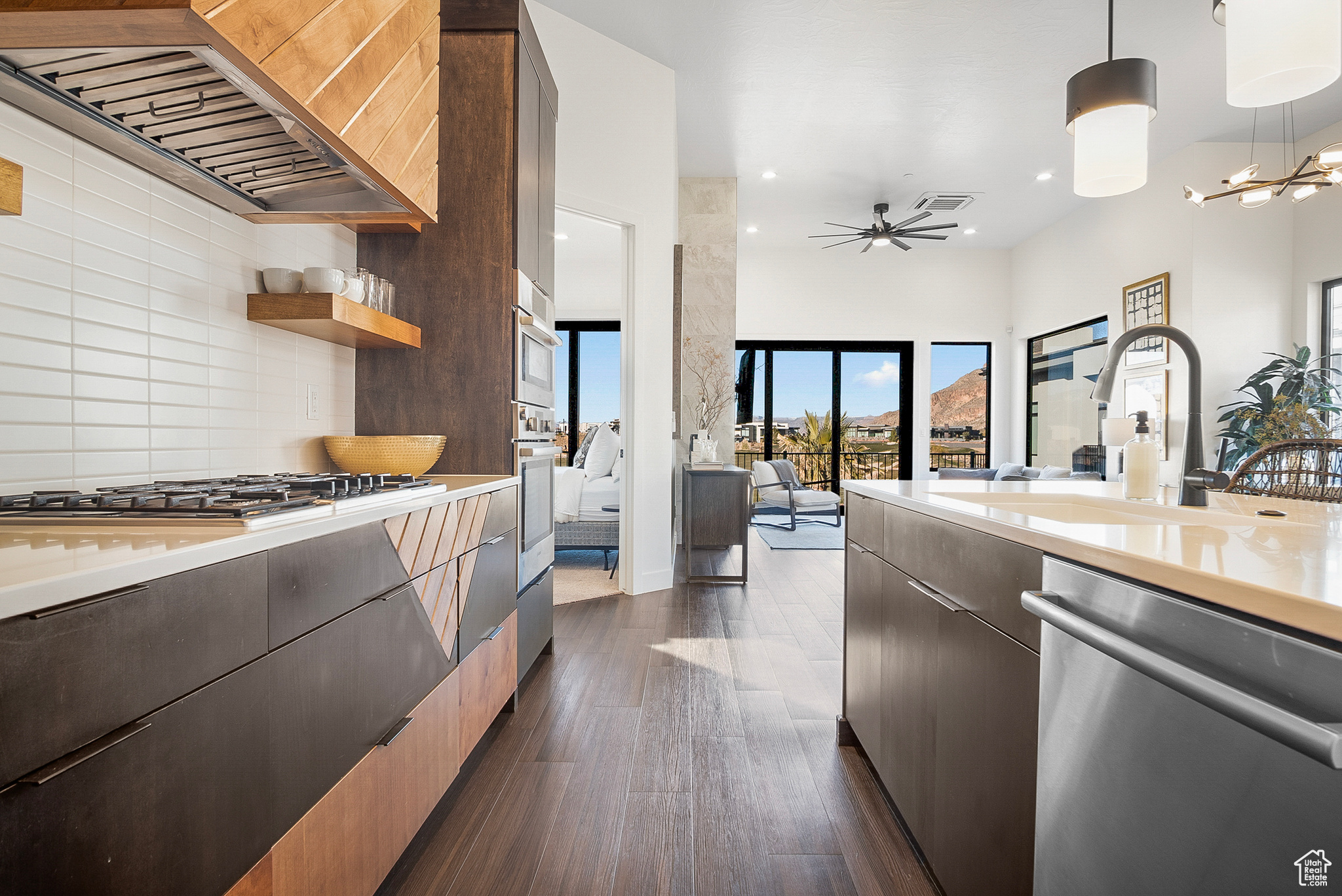 GOLF VIEW ESTATES AT - Residential