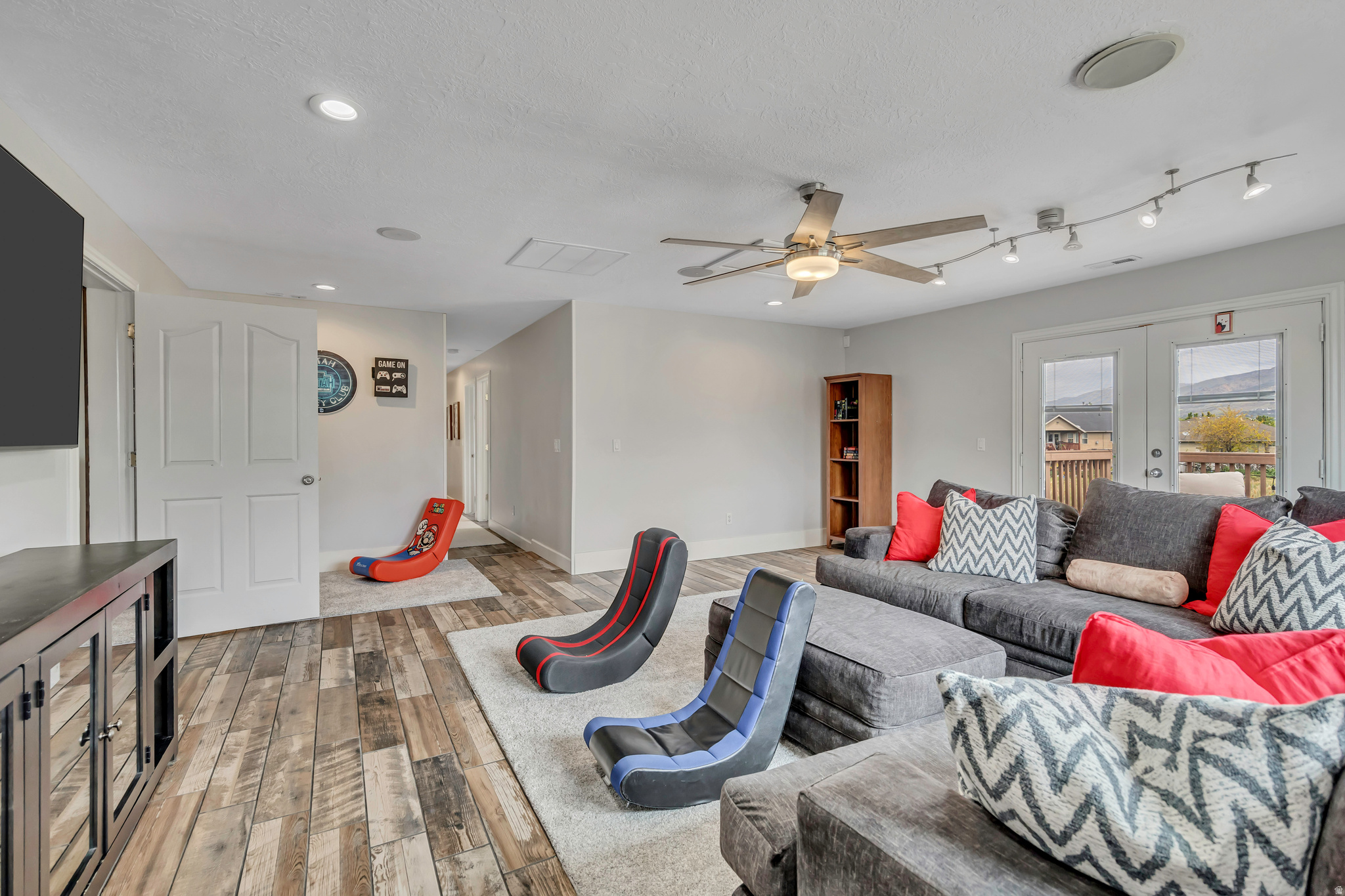 FARMINGTON RANCHES - Residential