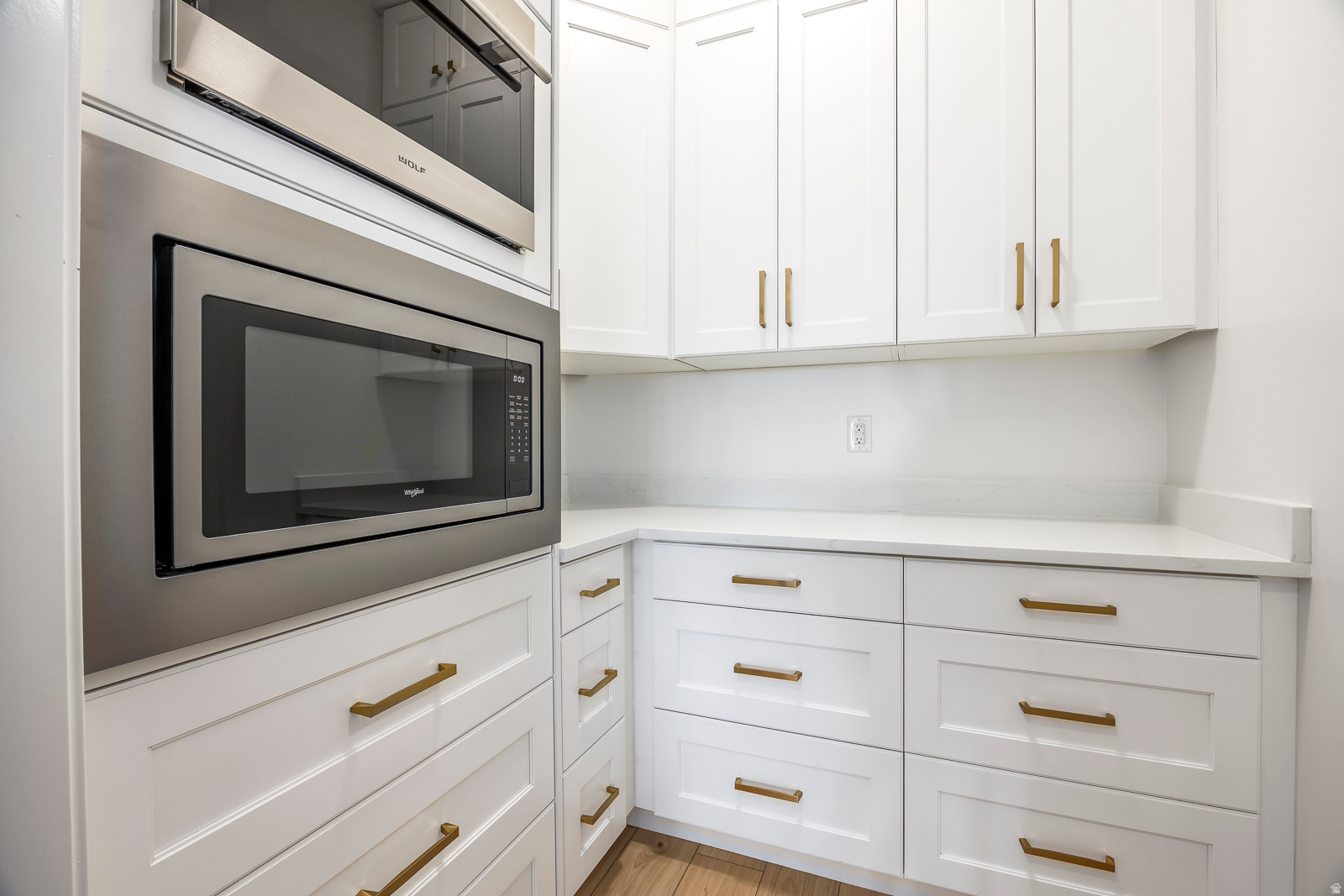 RIDGEVIEW EST 408 - Residential