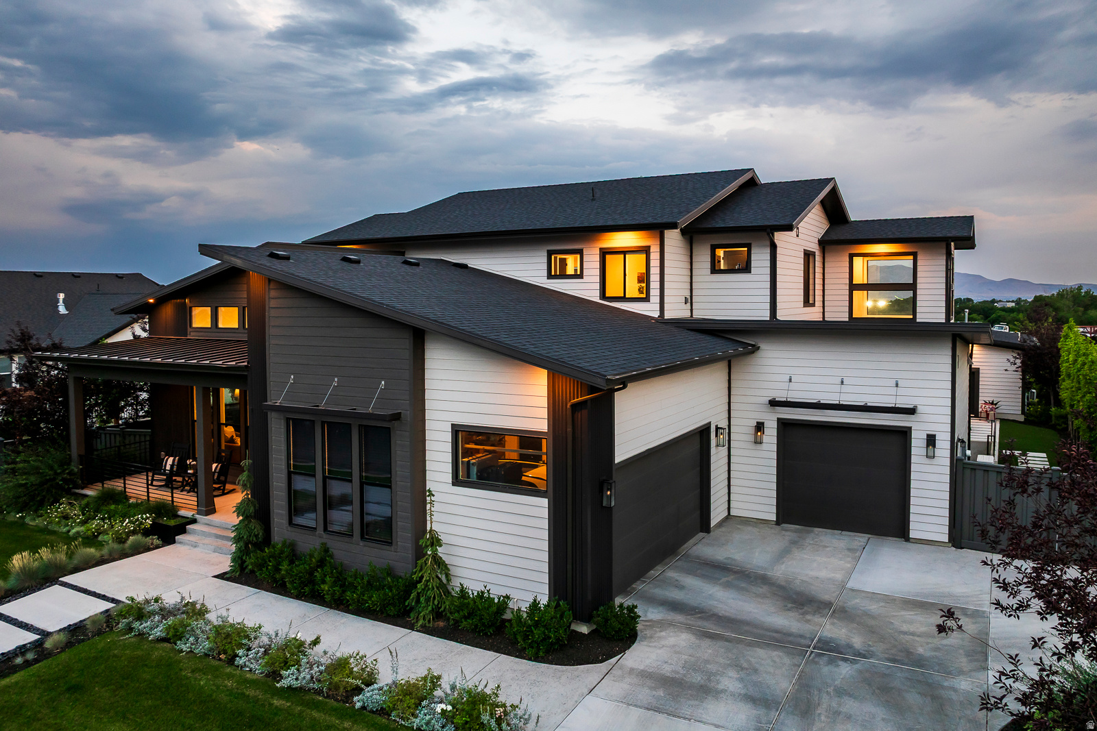 RIDGEVIEW EST 408 - Residential