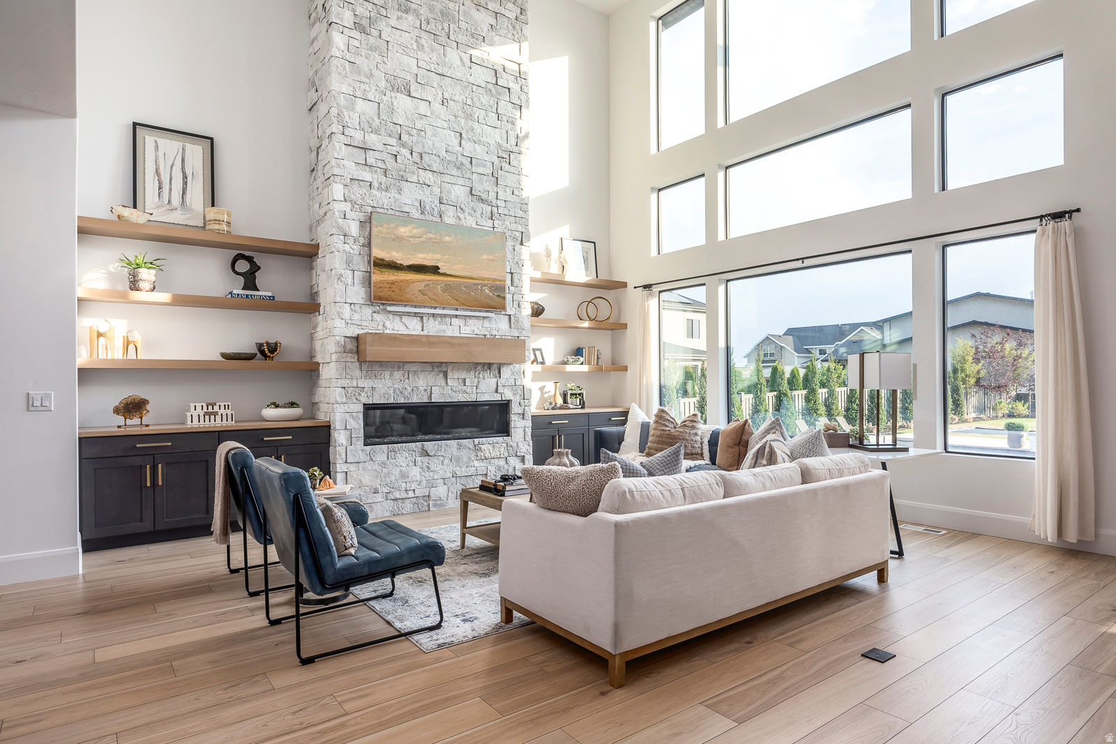 RIDGEVIEW EST 408 - Residential