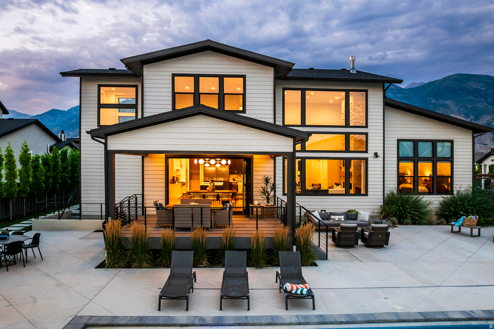 RIDGEVIEW EST 408 - Residential