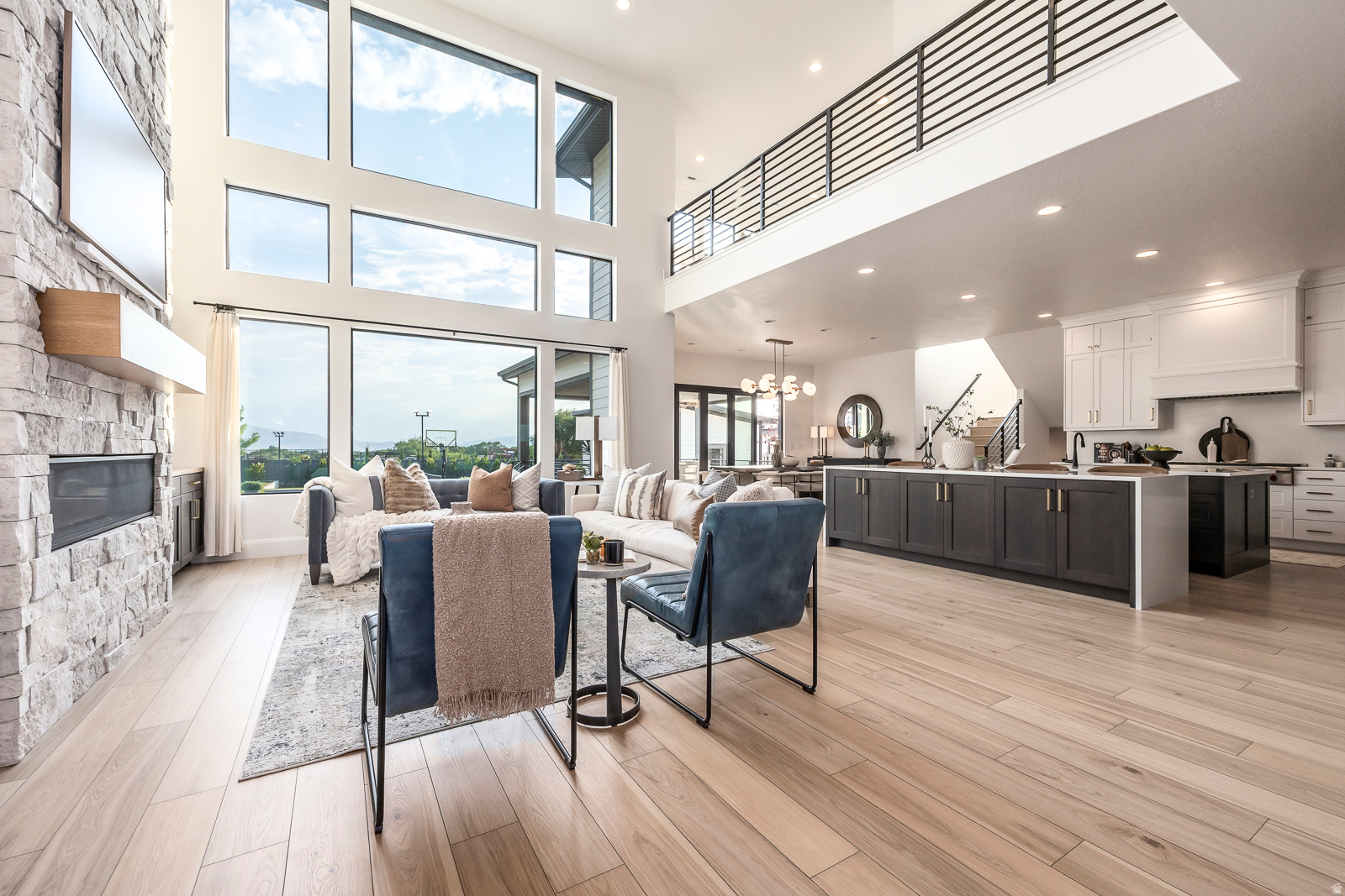 RIDGEVIEW EST 408 - Residential