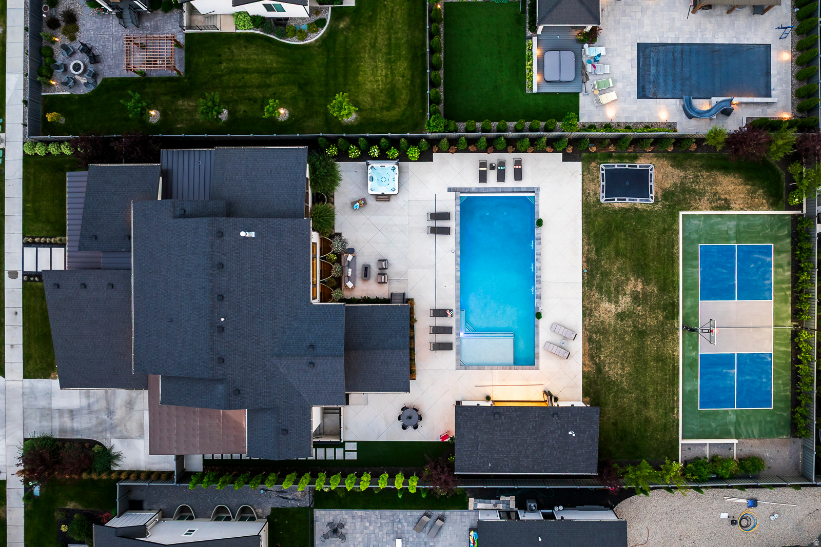 RIDGEVIEW EST 408 - Residential