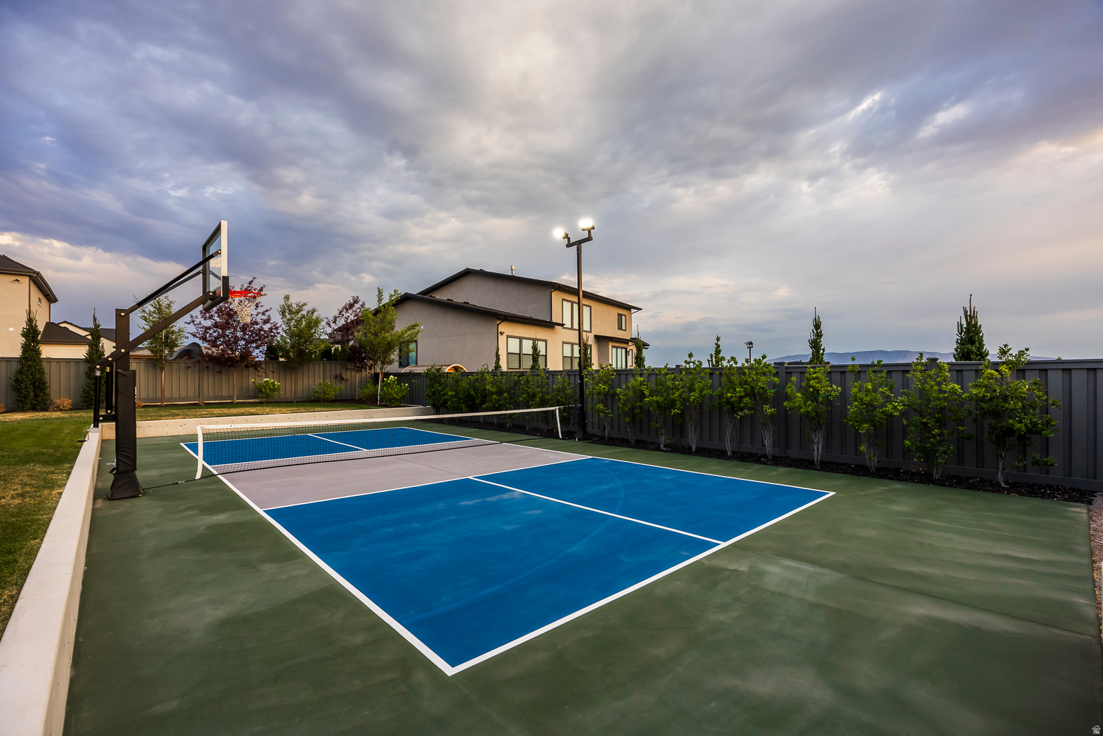 RIDGEVIEW EST 408 - Residential