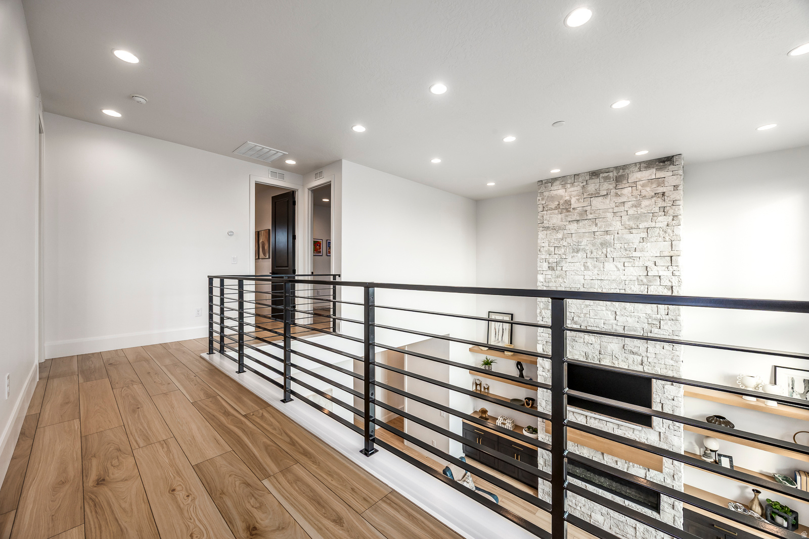 RIDGEVIEW EST 408 - Residential