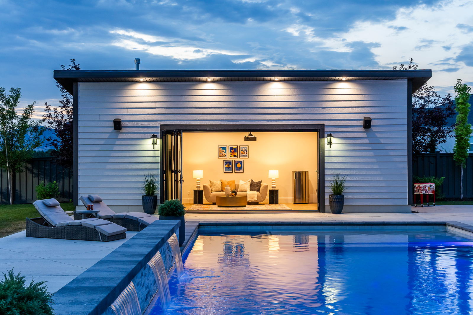 RIDGEVIEW EST 408 - Residential