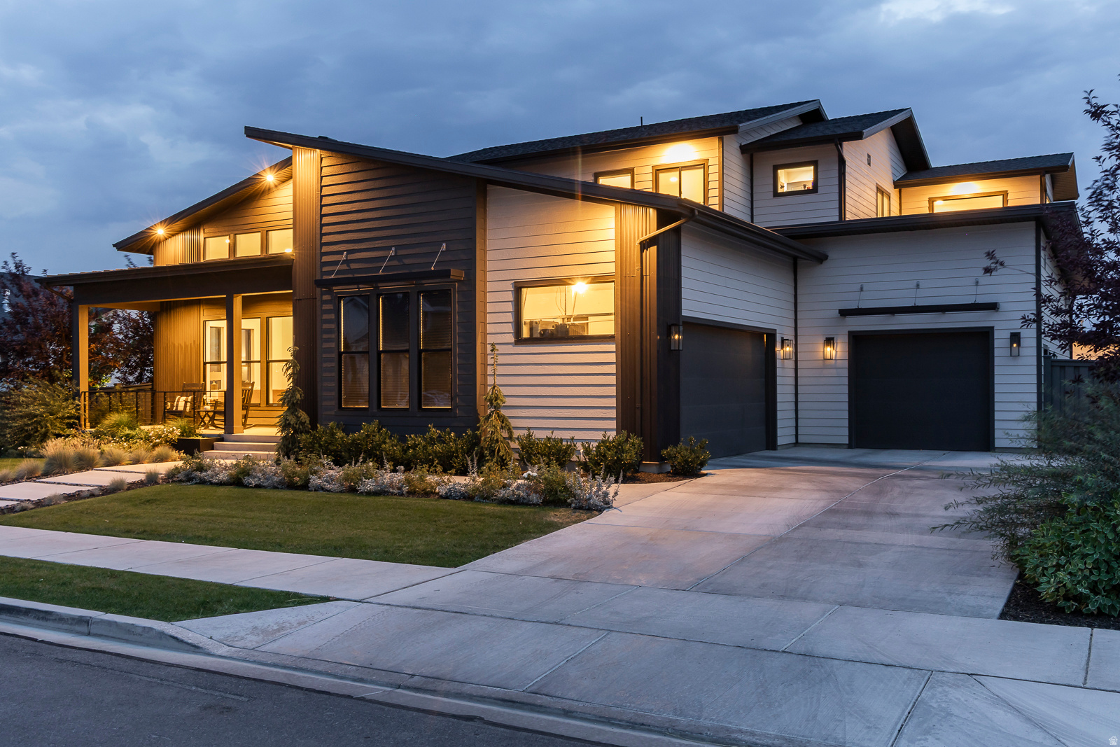 RIDGEVIEW EST 408 - Residential