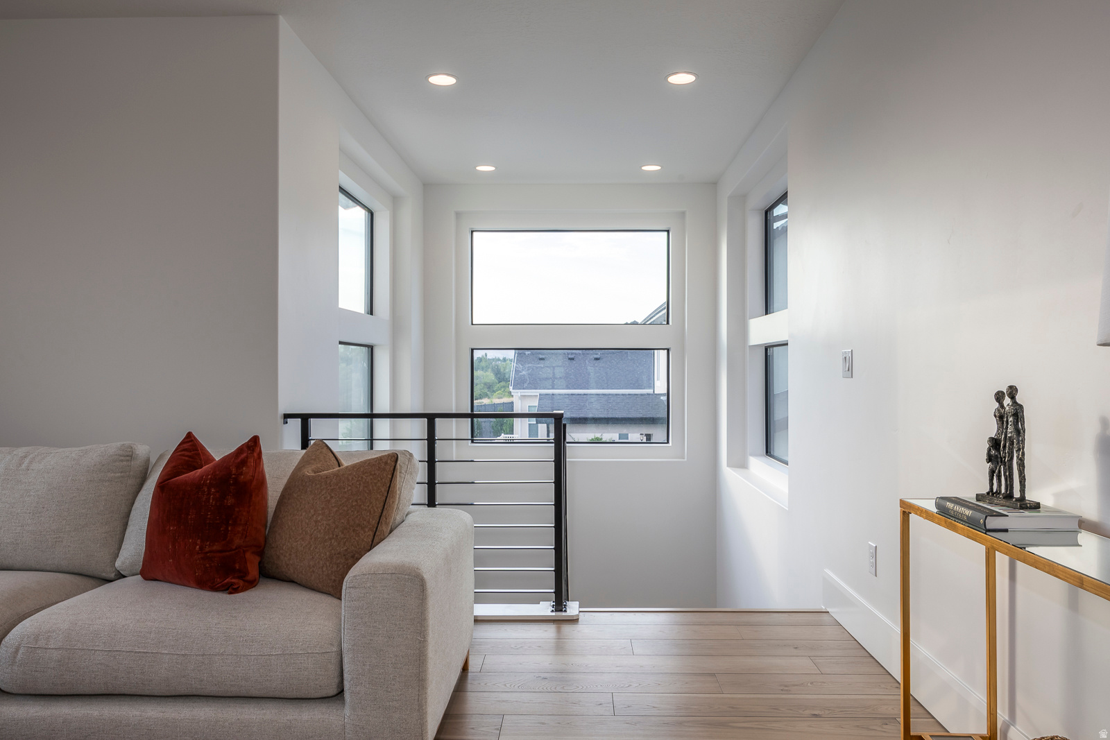 RIDGEVIEW EST 408 - Residential