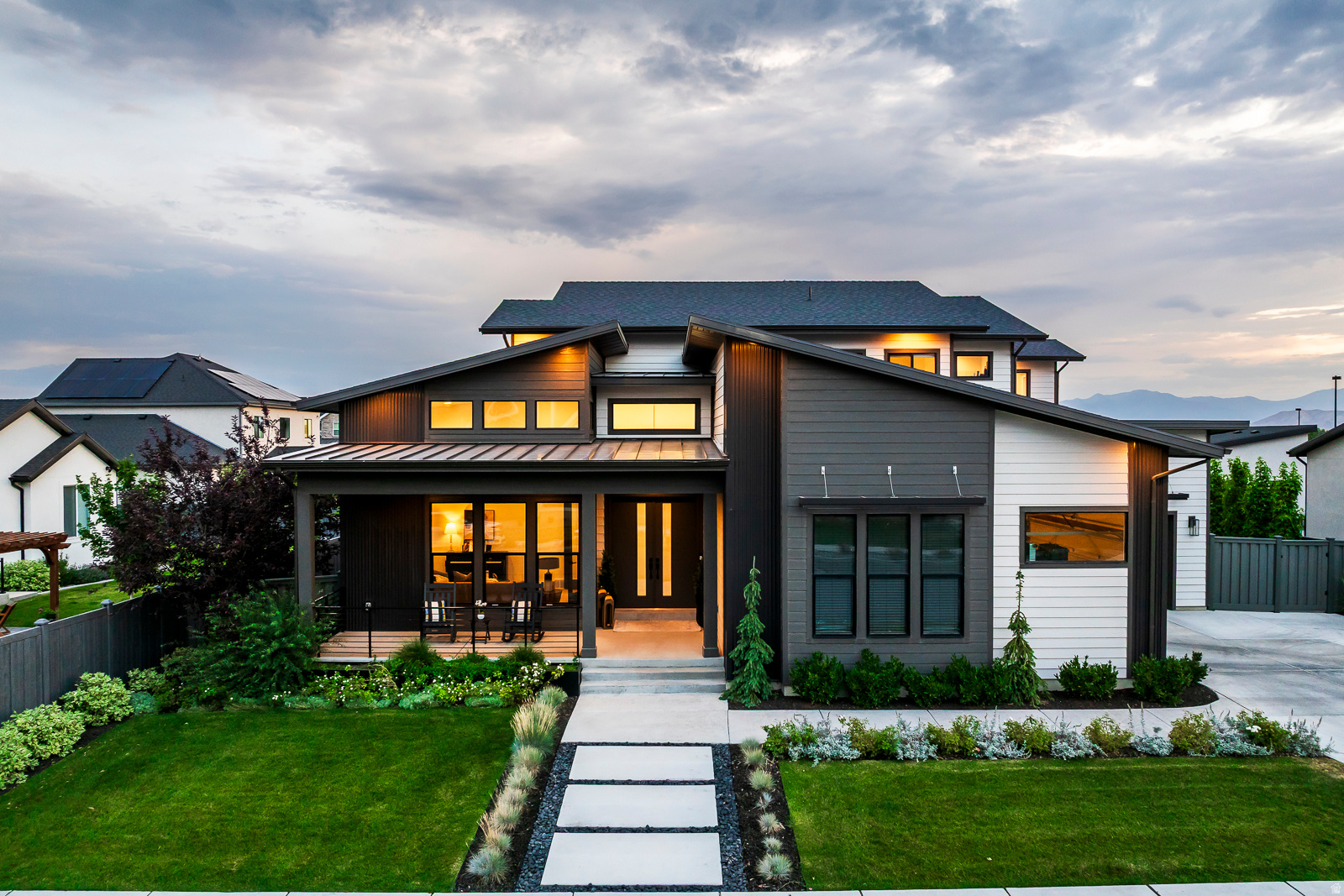 RIDGEVIEW EST 408 - Residential