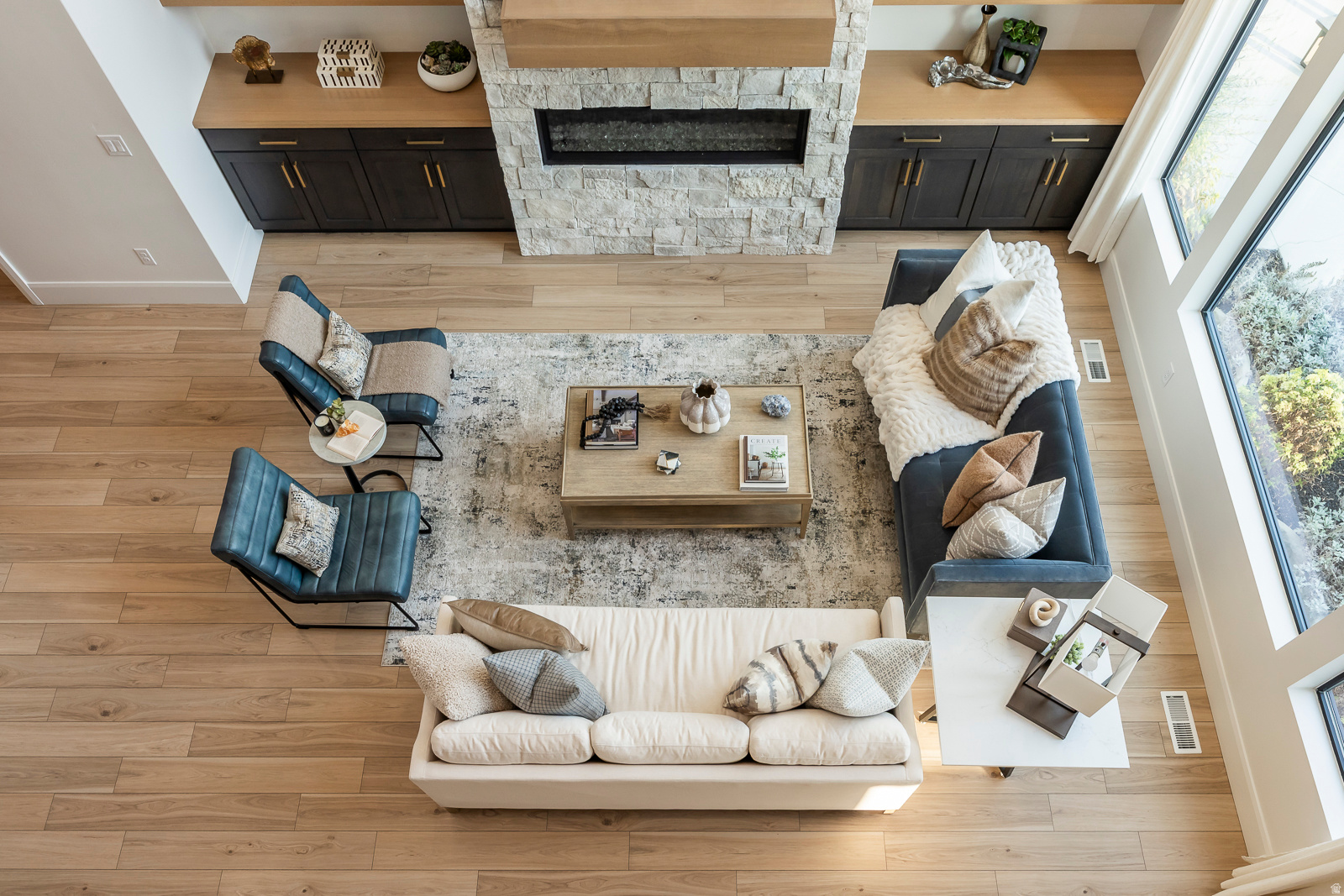 RIDGEVIEW EST 408 - Residential