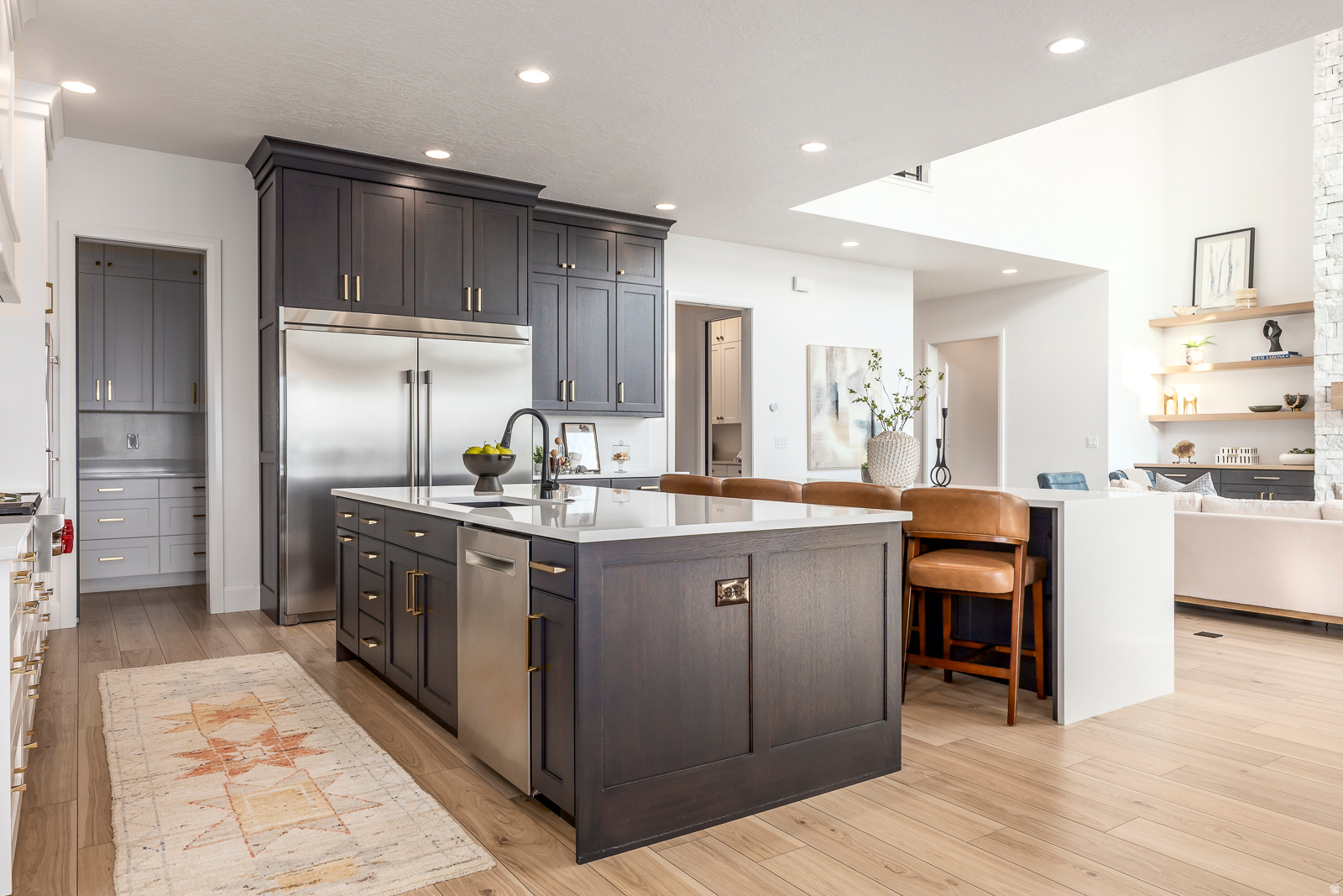 RIDGEVIEW EST 408 - Residential
