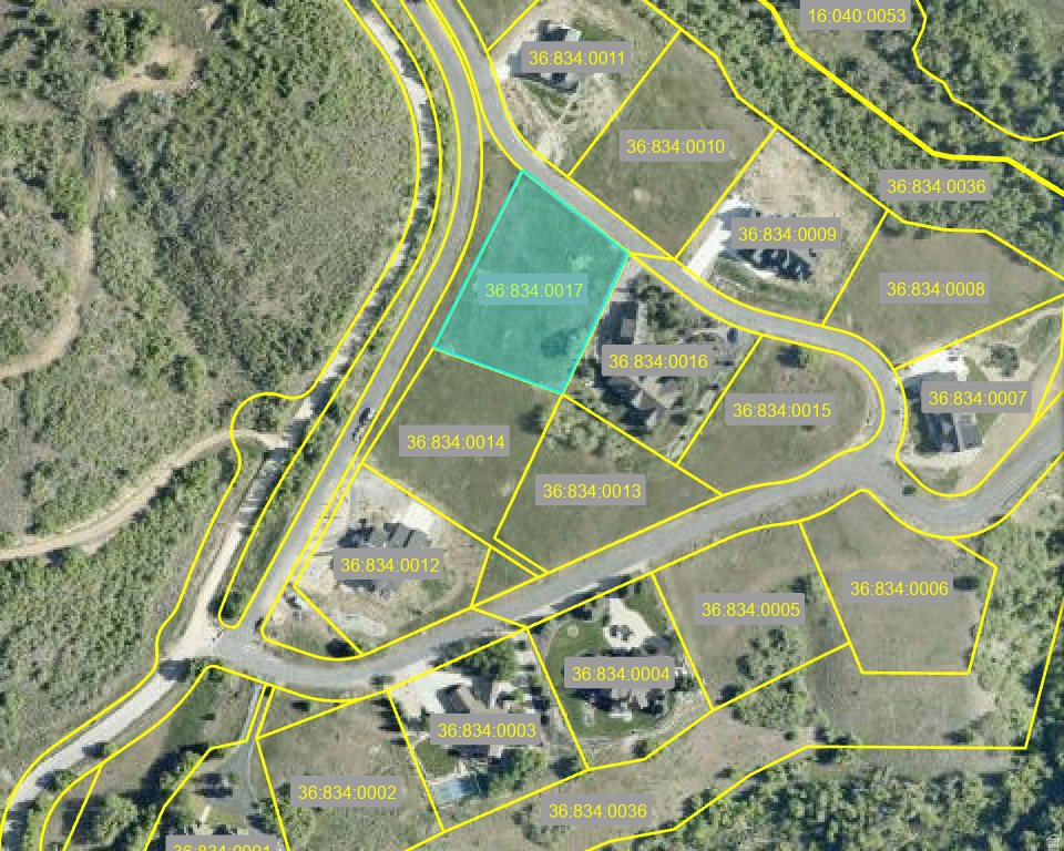 Awesome lot in Hobble Creek Canyon...perfect setting to build your dream home. Beautiful home being built in this community. Located within an exclusive gated community....privacy and security while still being just a short drive away from local conveniences. Perfect place to build your perfect home! Lot 14 next door available as well.