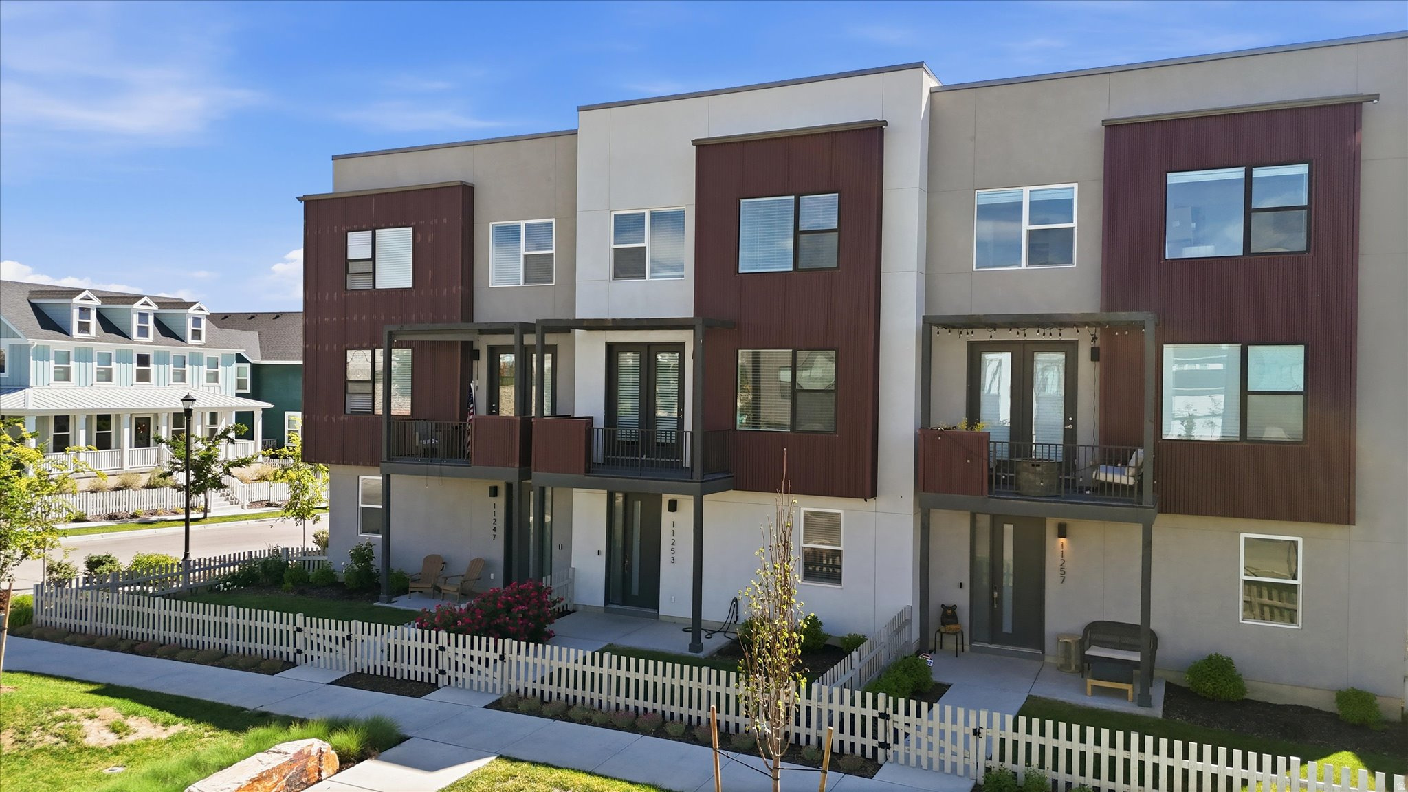 DAYBREAK - Residential