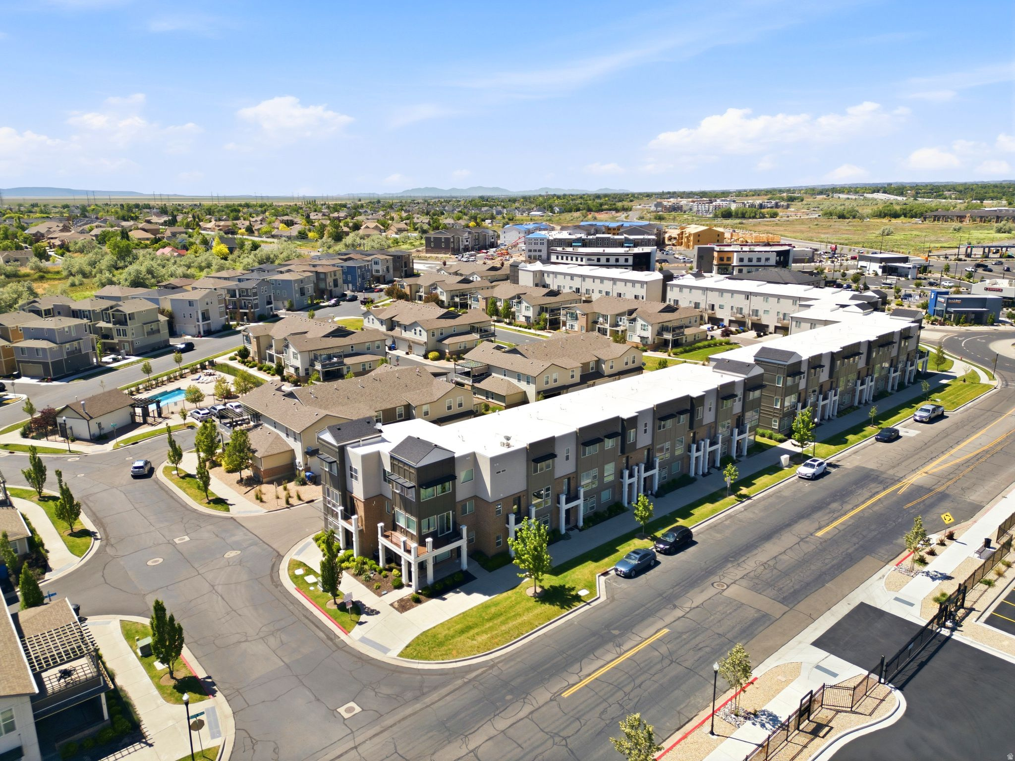 AVENUES AT THE STATI - Residential
