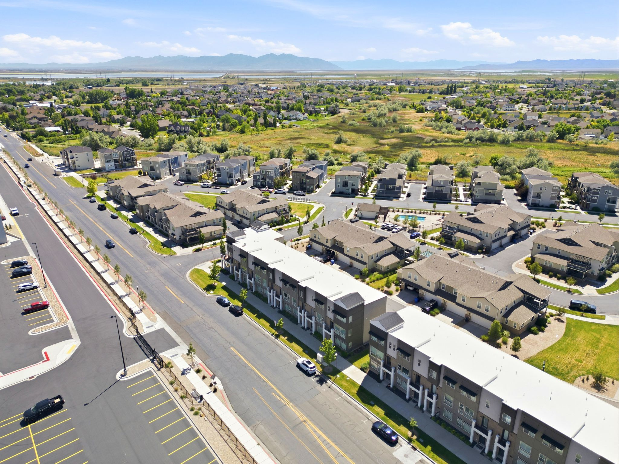 AVENUES AT THE STATI - Residential