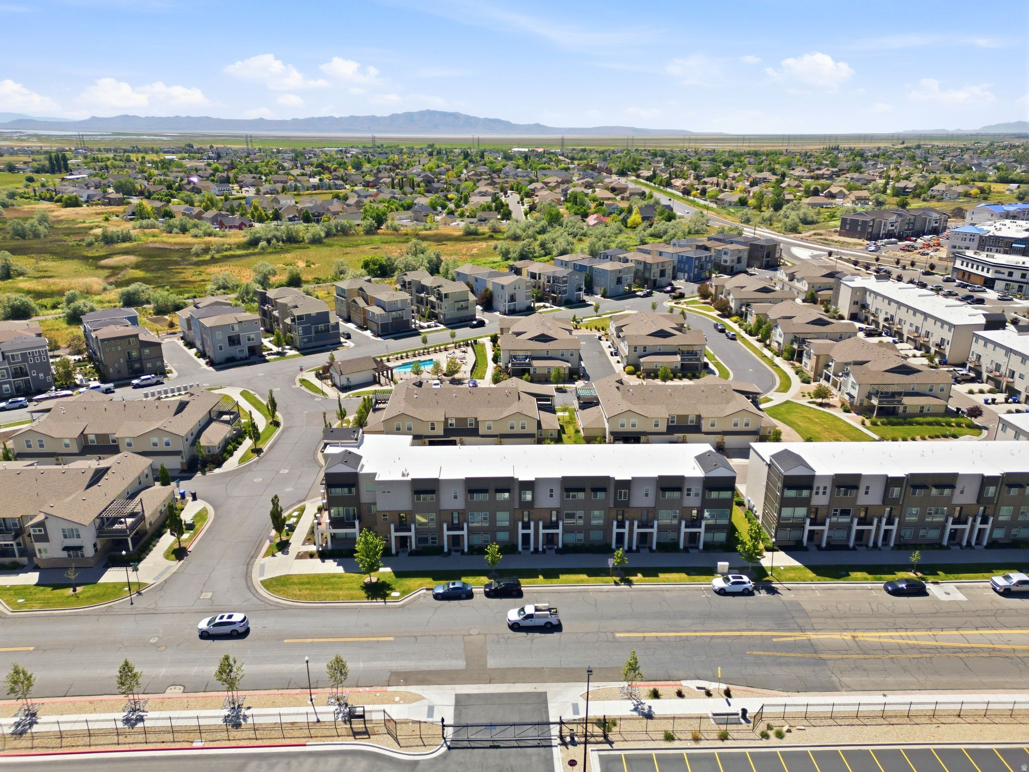 AVENUES AT THE STATI - Residential