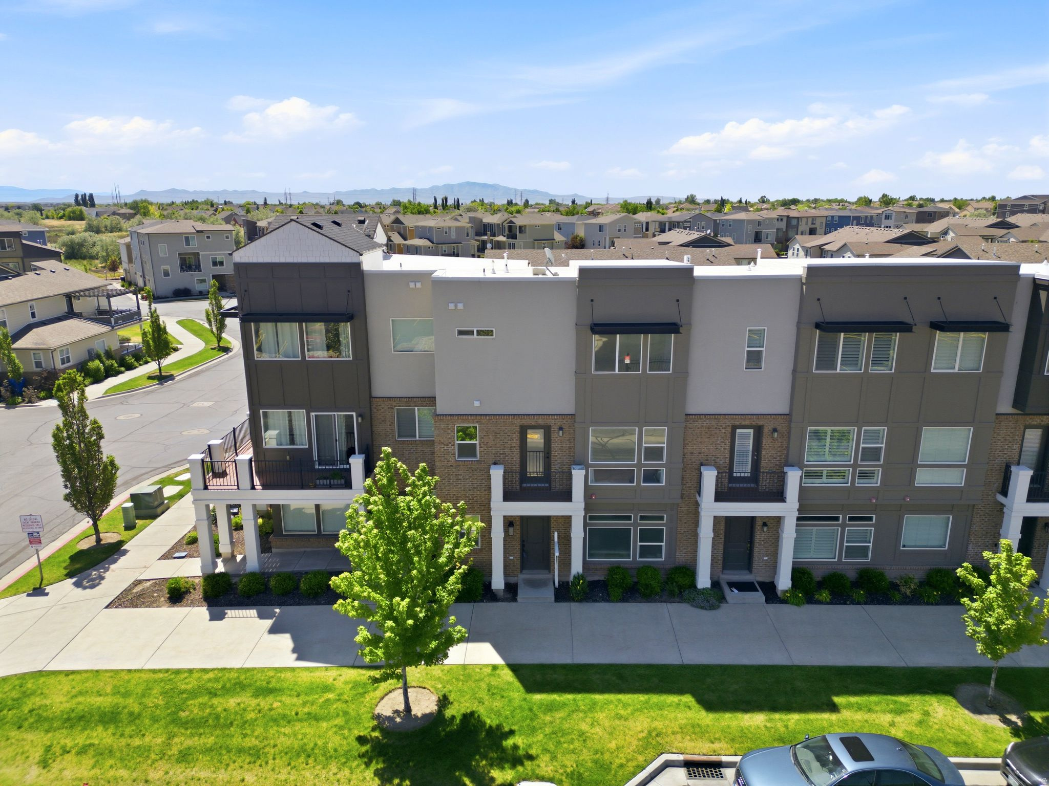 AVENUES AT THE STATI - Residential