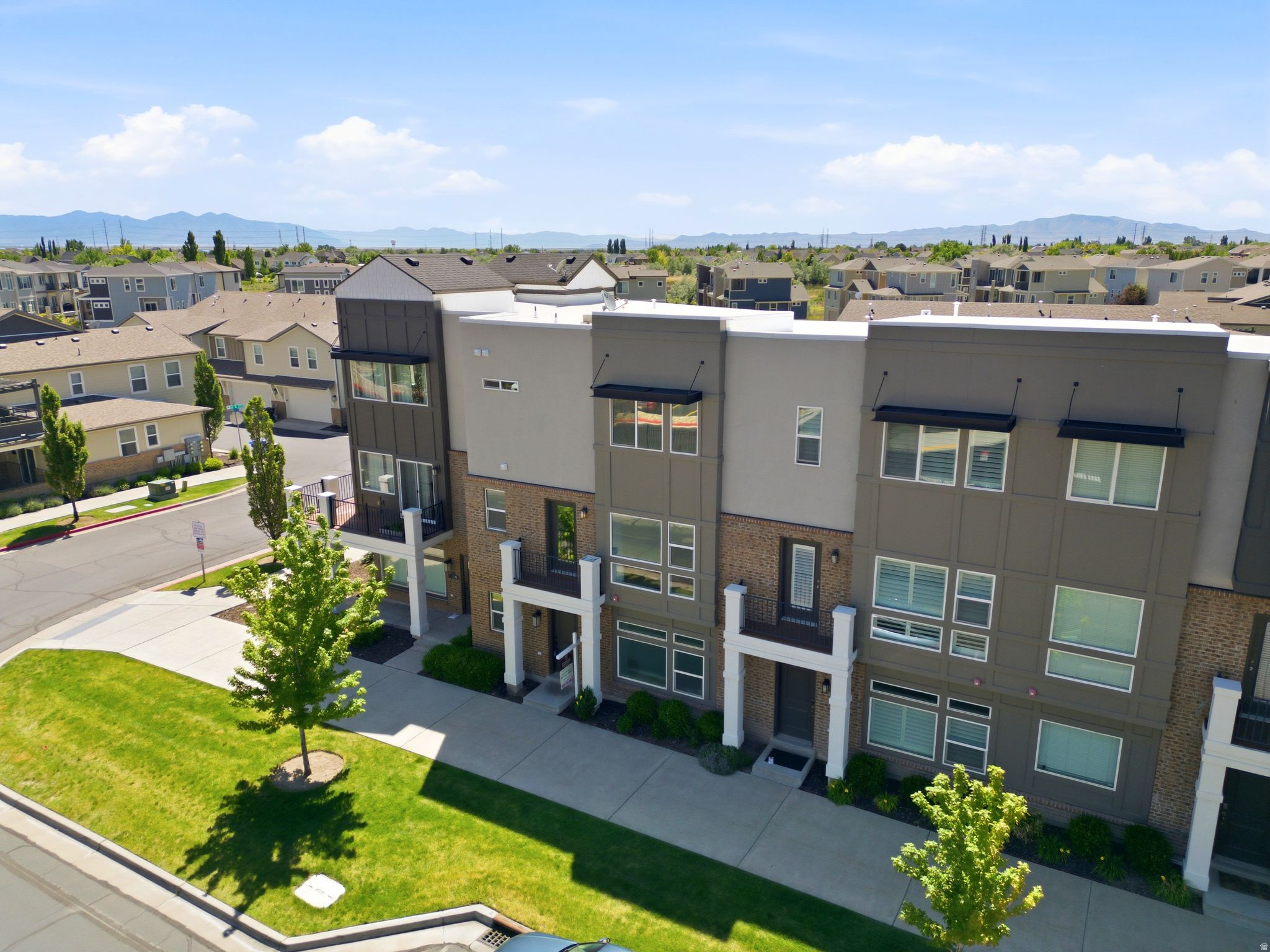 AVENUES AT THE STATI - Residential