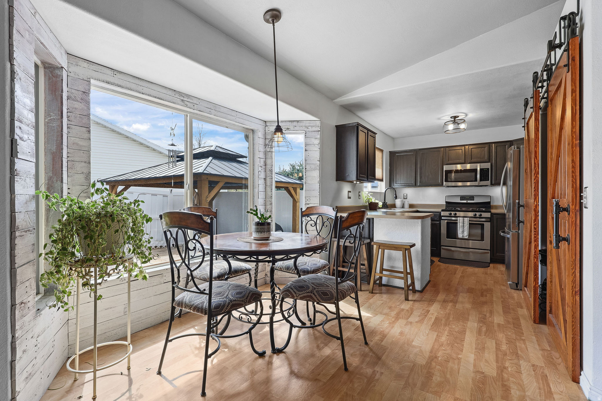 MEADOW CREEK - Residential