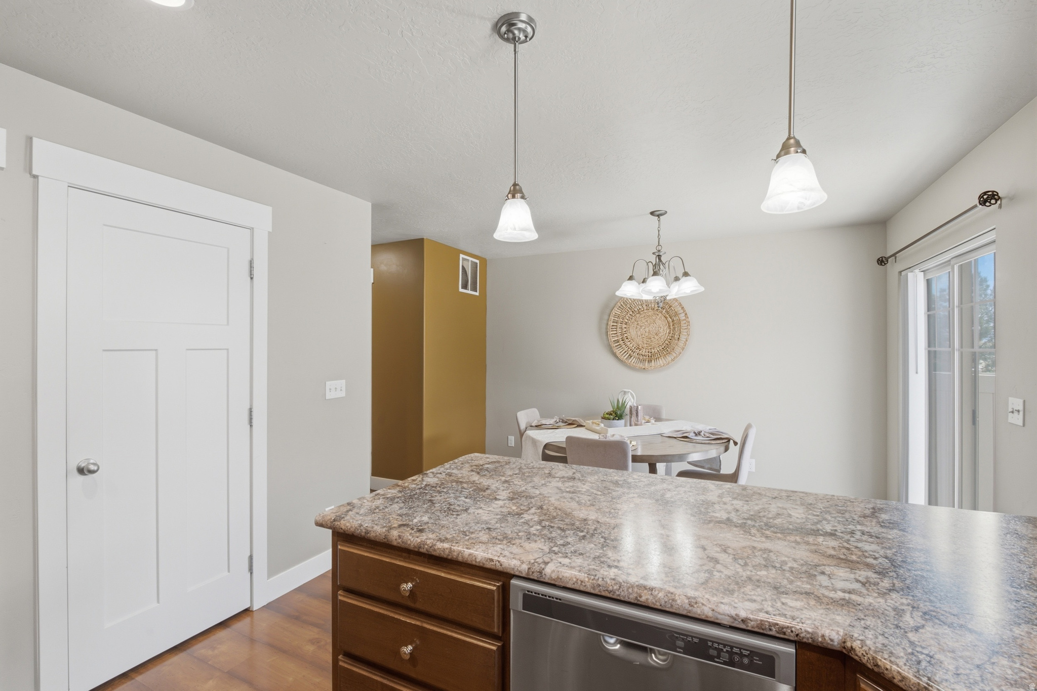 INDEPENDENCE AVENUE - Residential