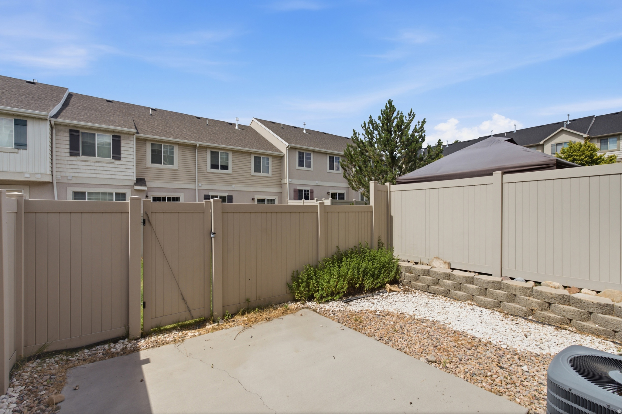 INDEPENDENCE AVENUE - Residential
