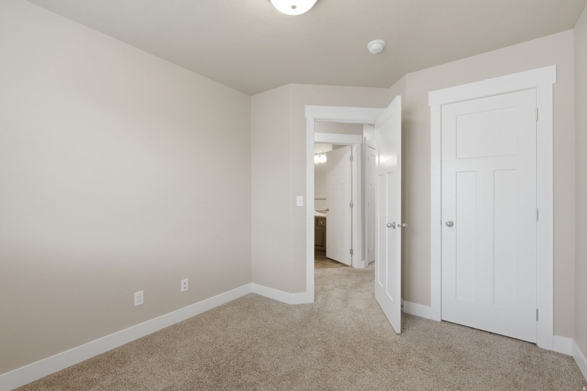 INDEPENDENCE AVENUE - Residential