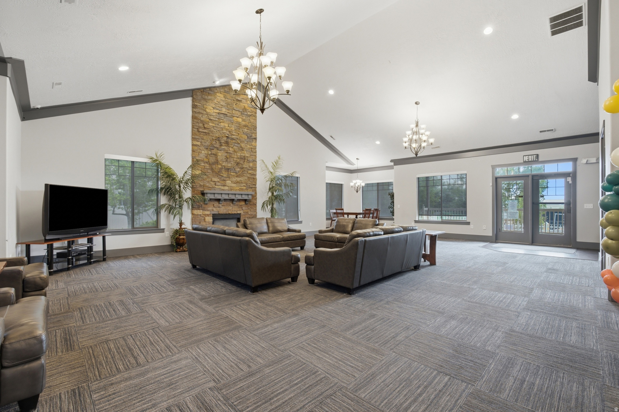 INDEPENDENCE AVENUE - Residential