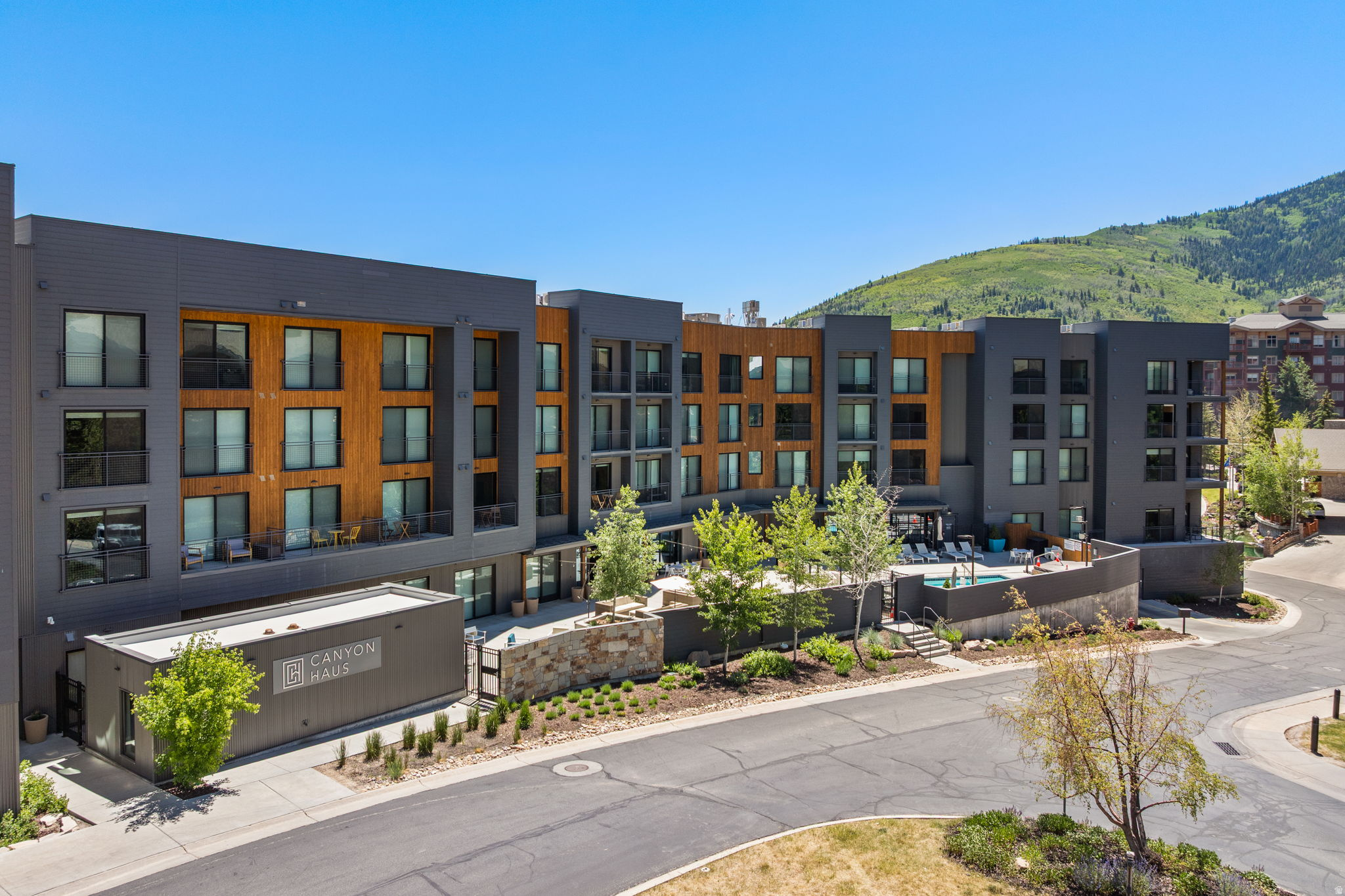 CANYON HAUS/YOTELPAD - Residential