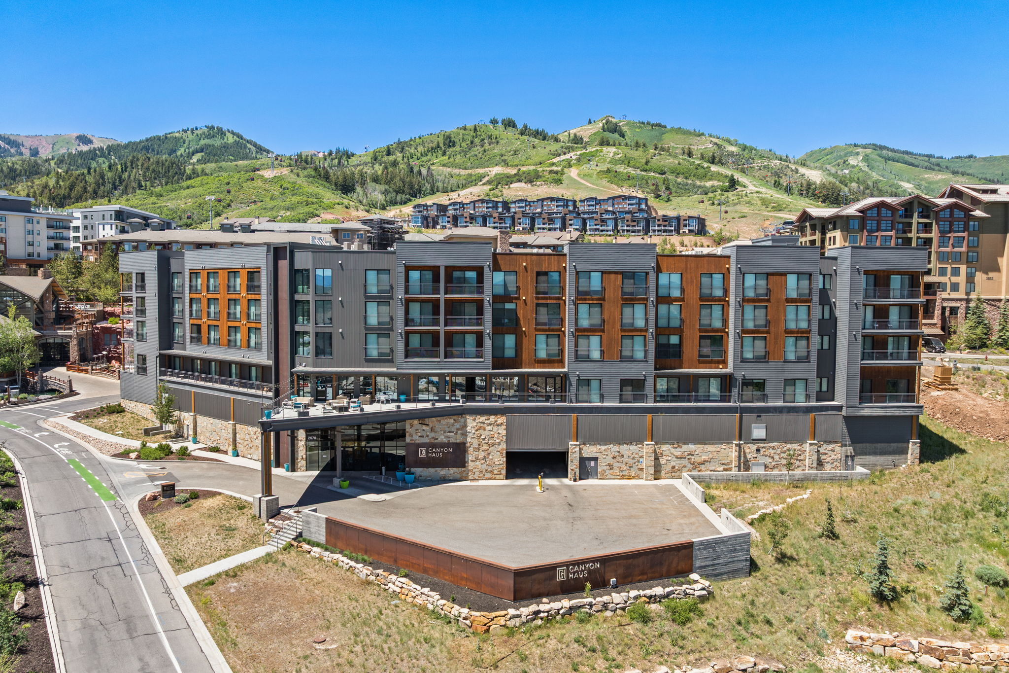 CANYON HAUS/YOTELPAD - Residential