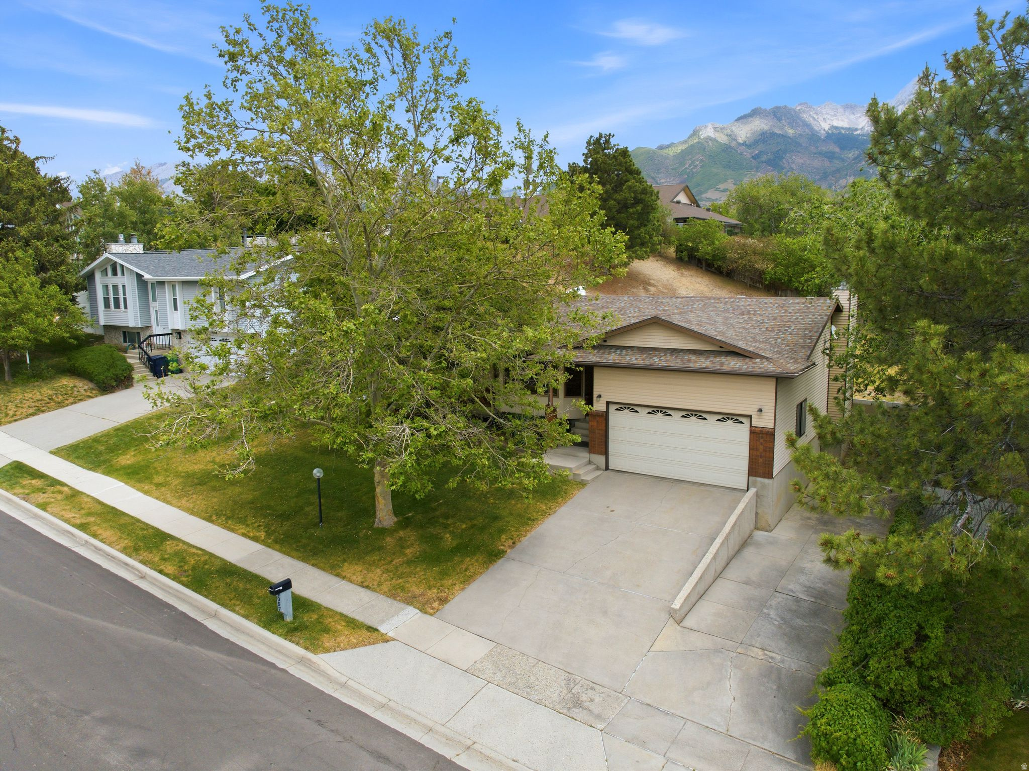 MEADOWS - Residential