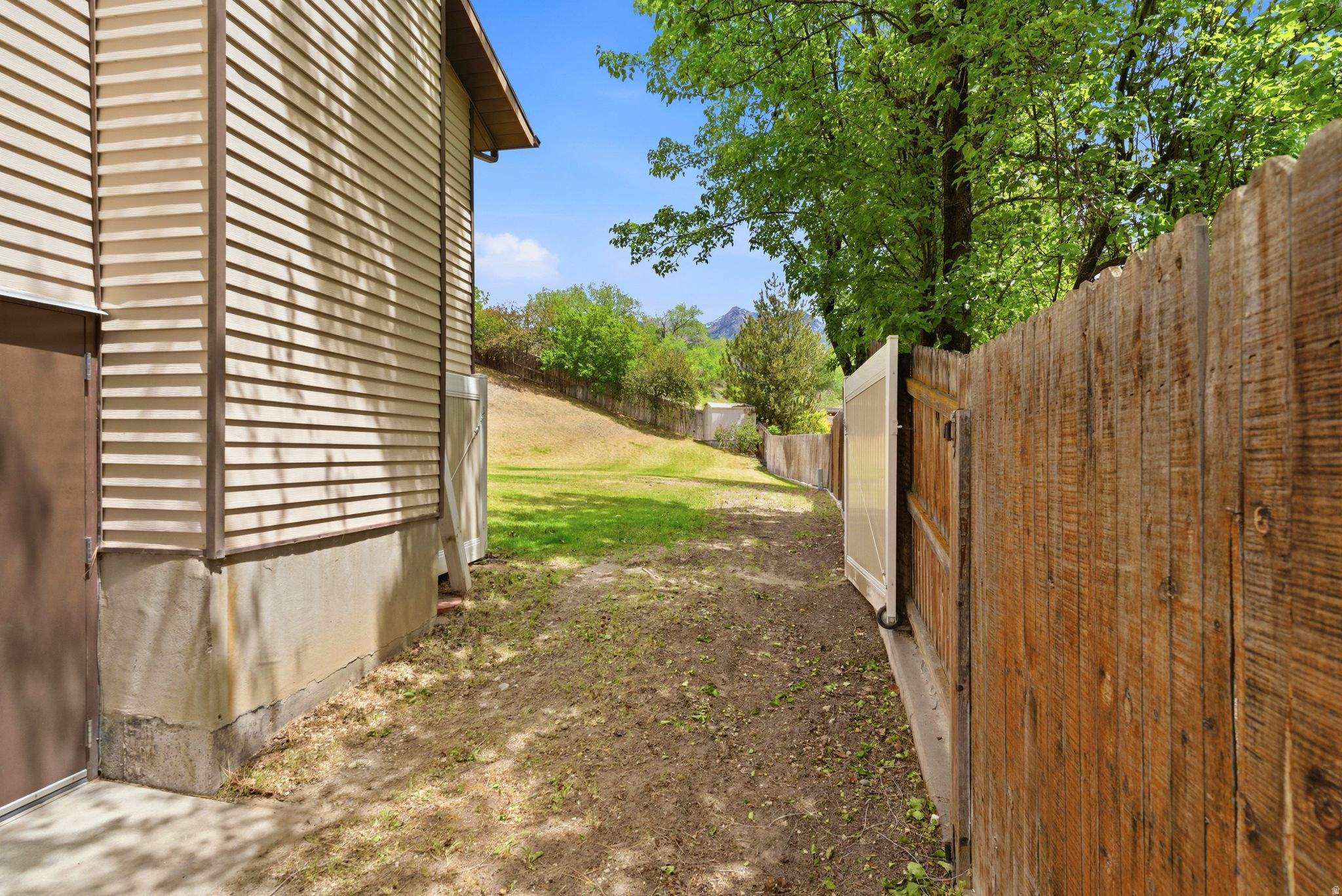 MEADOWS - Residential