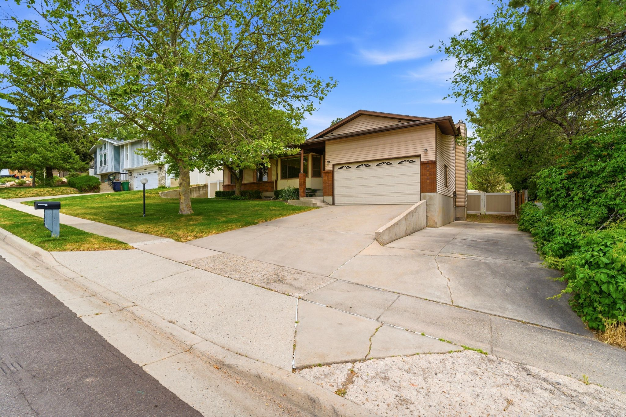 MEADOWS - Residential