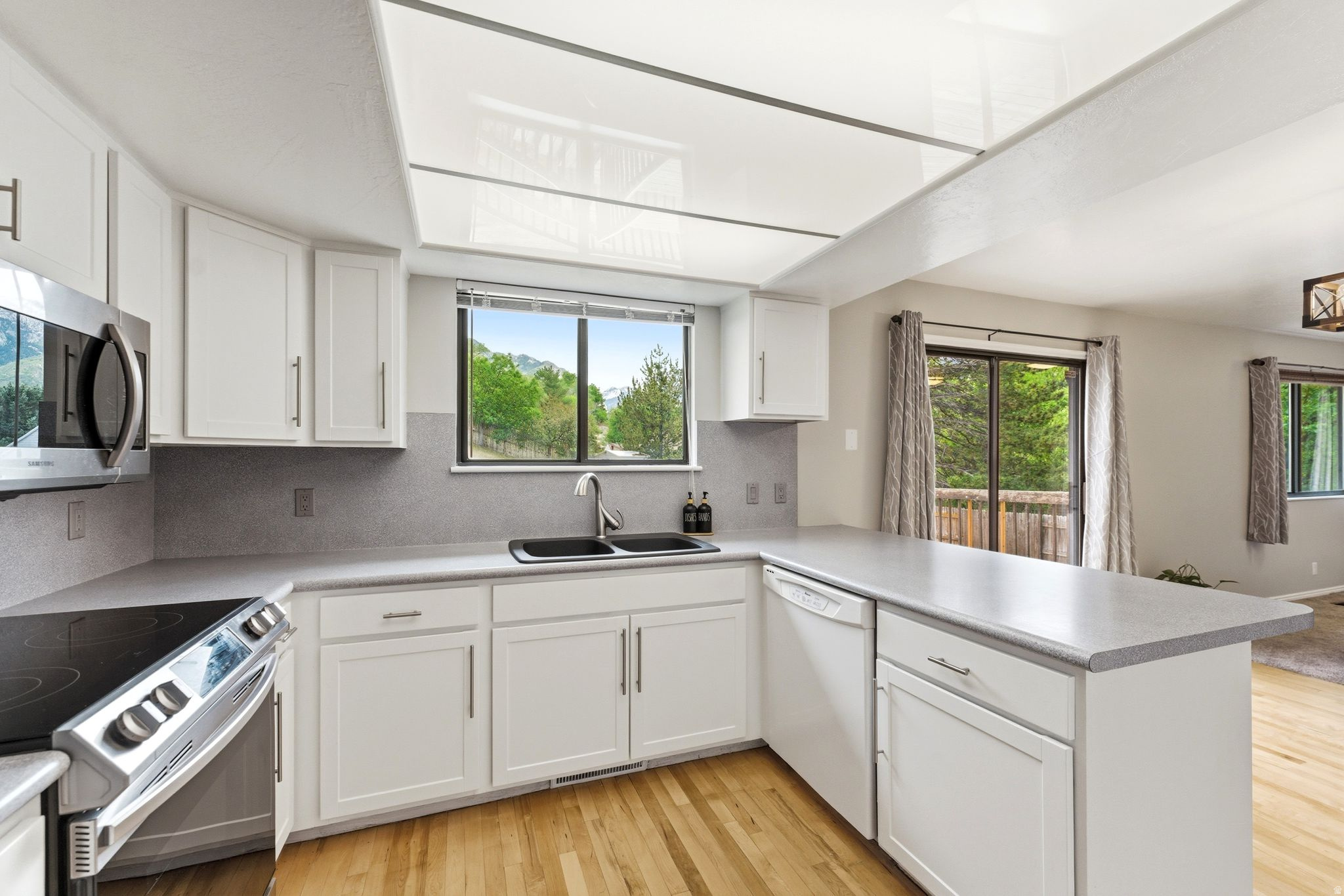 MEADOWS - Residential