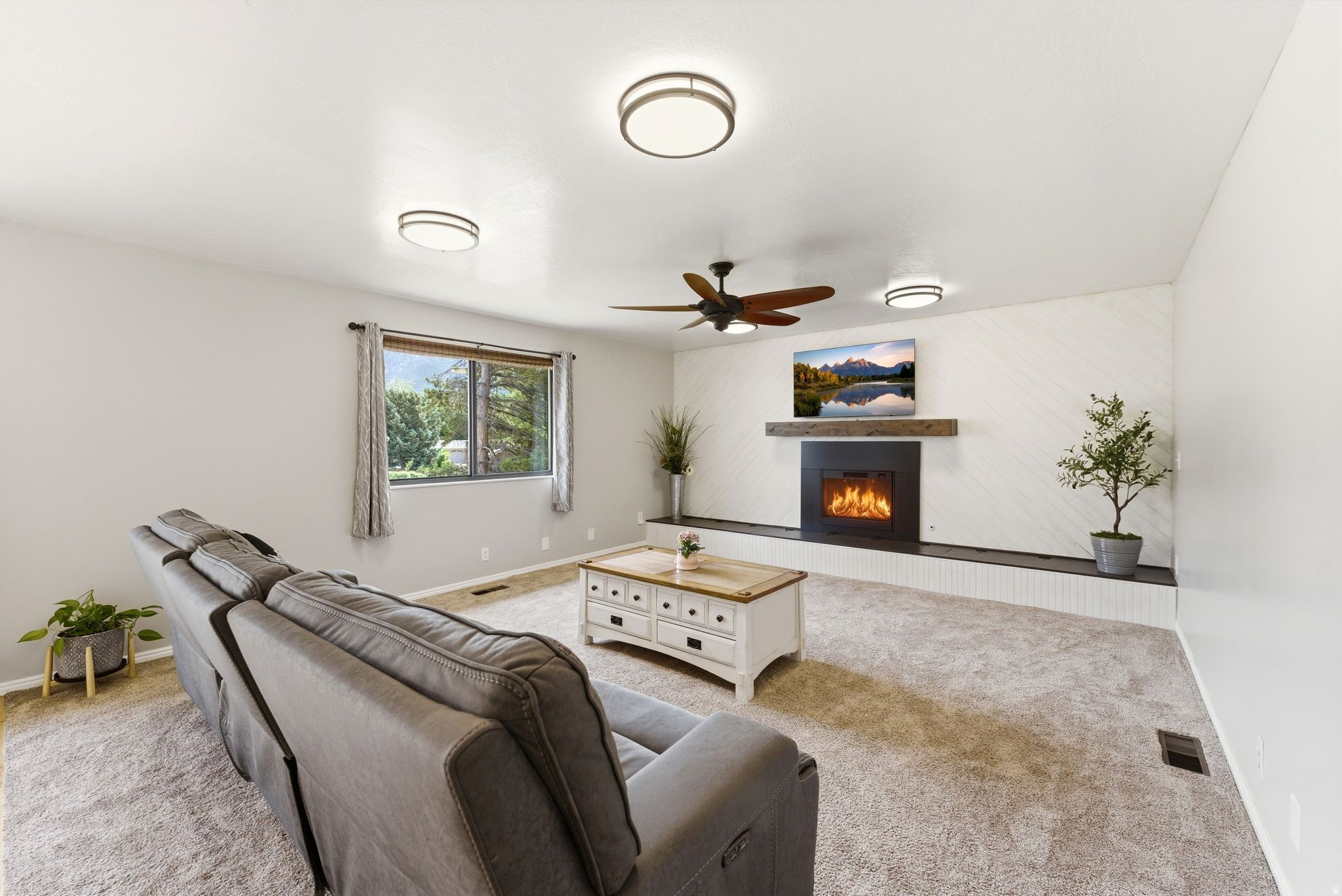MEADOWS - Residential