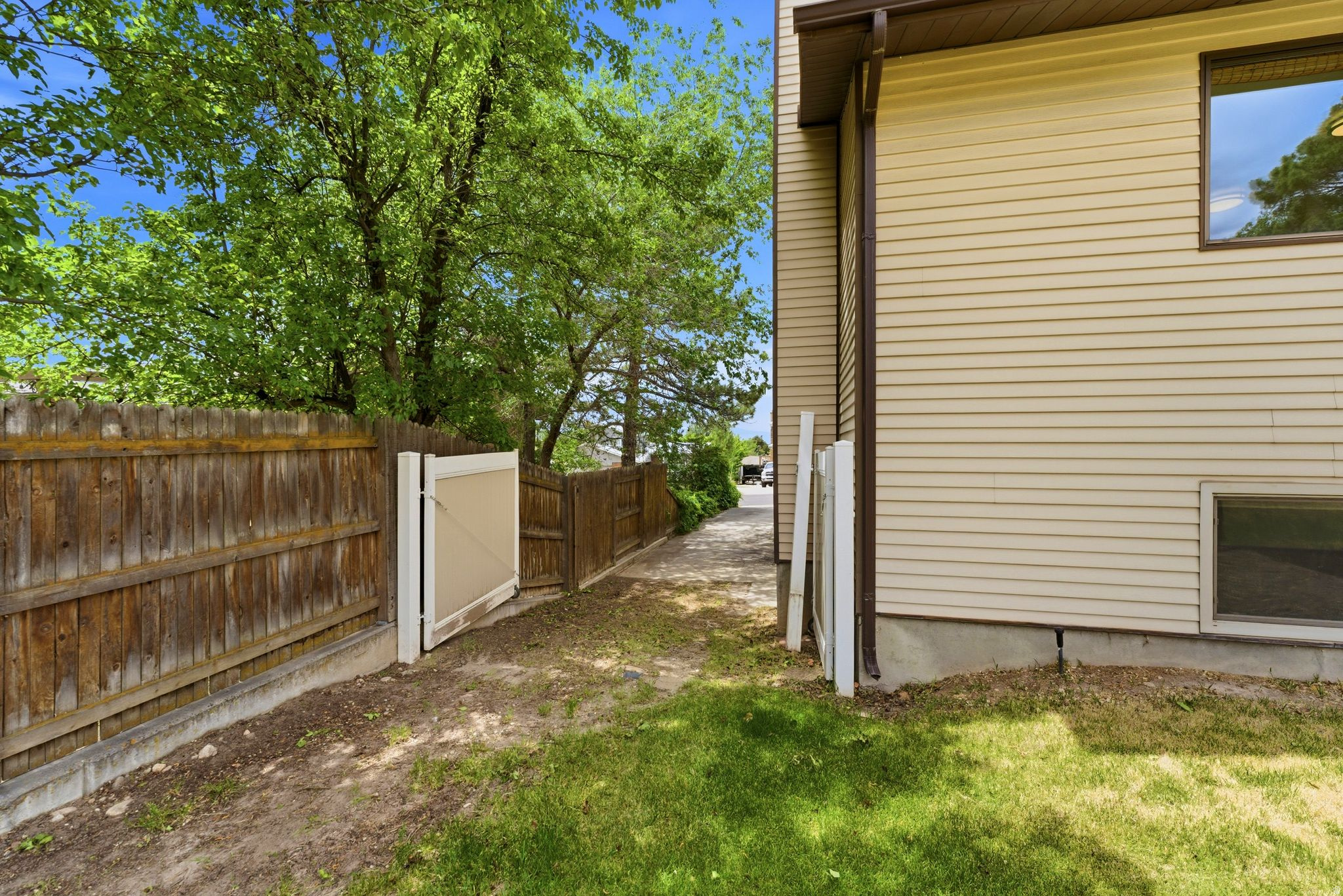 MEADOWS - Residential