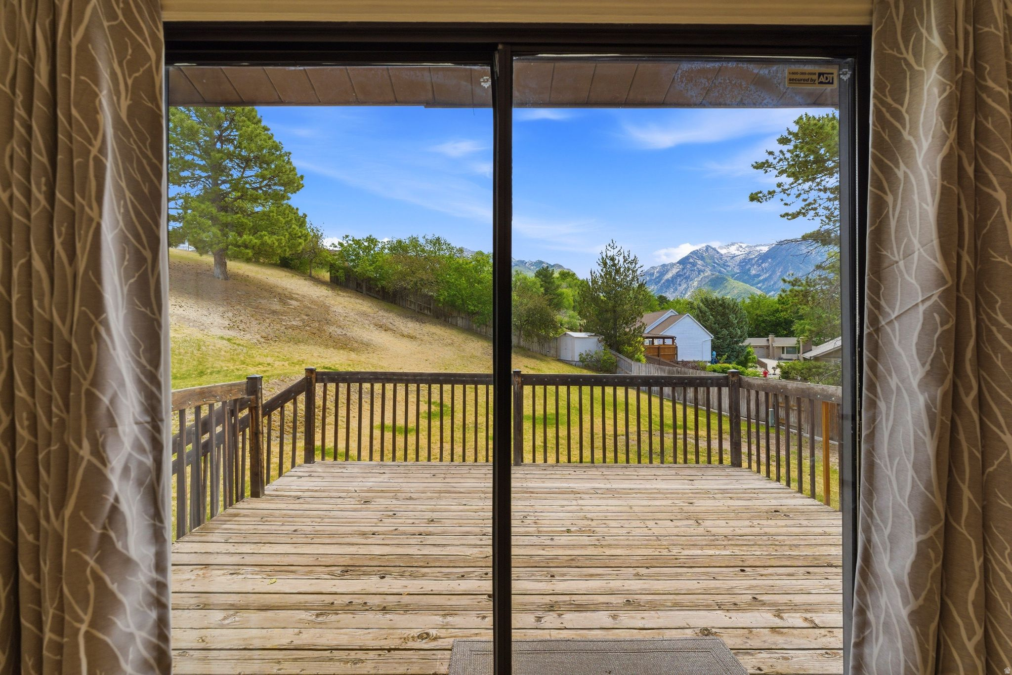MEADOWS - Residential