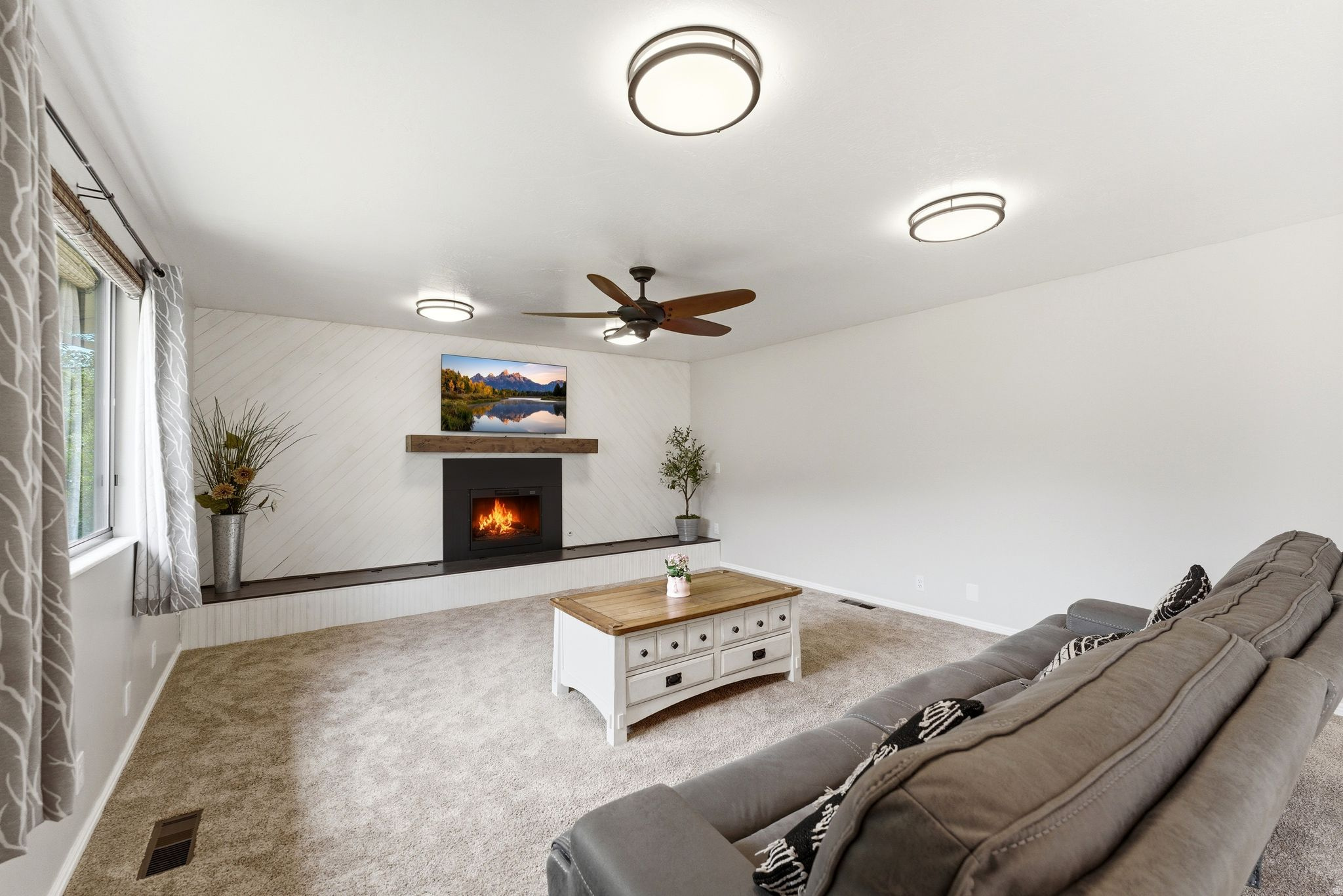 MEADOWS - Residential