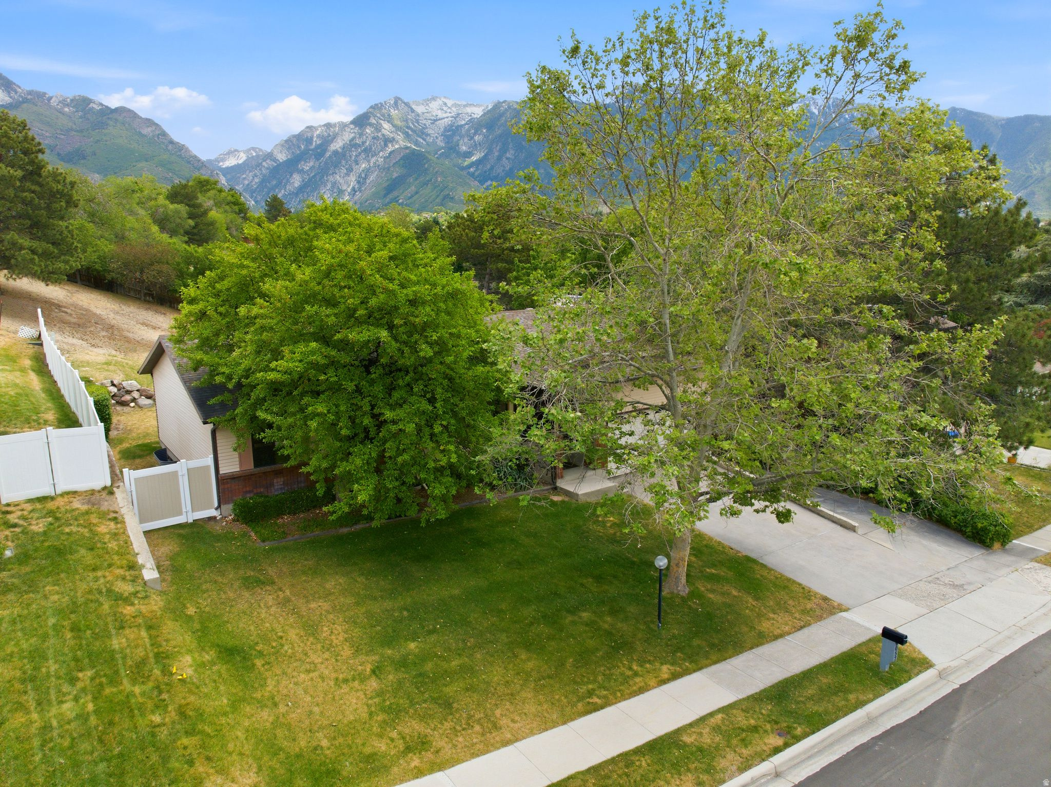 MEADOWS - Residential