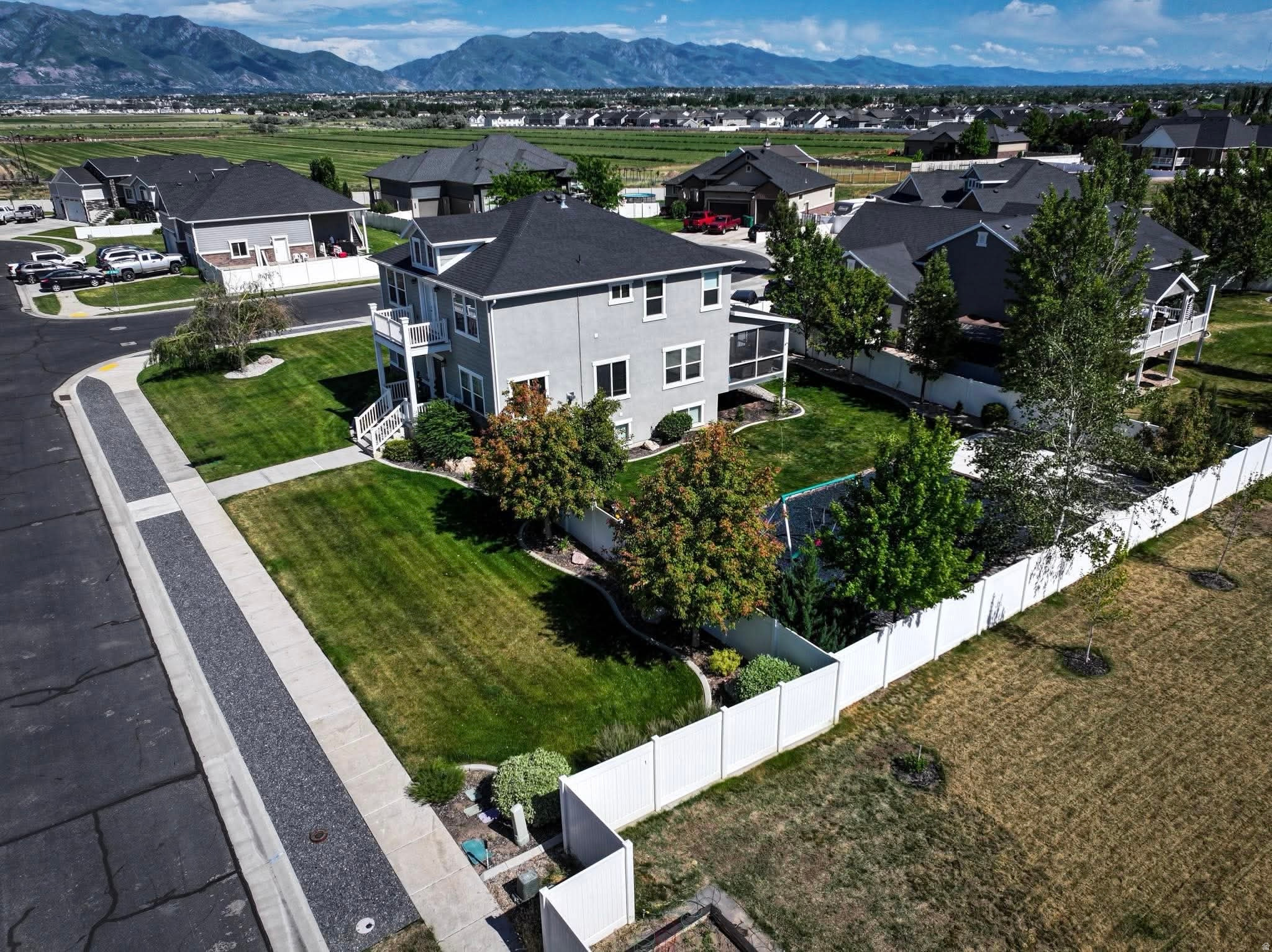 EAGLEGATE ESTATES - Residential