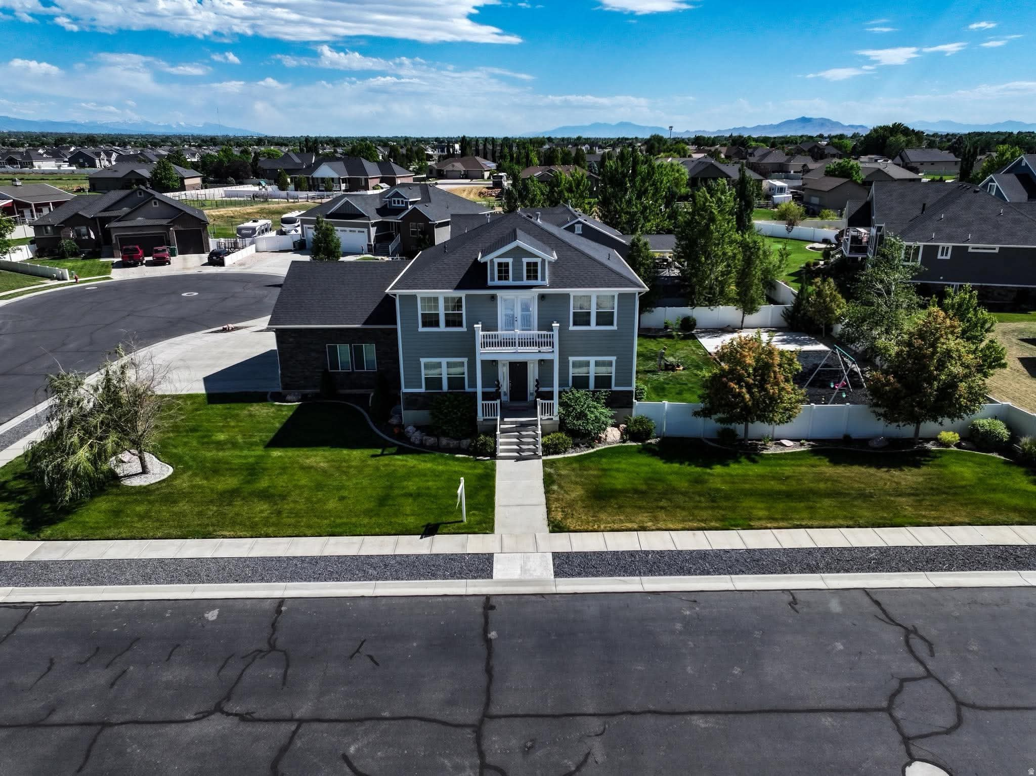 EAGLEGATE ESTATES - Residential